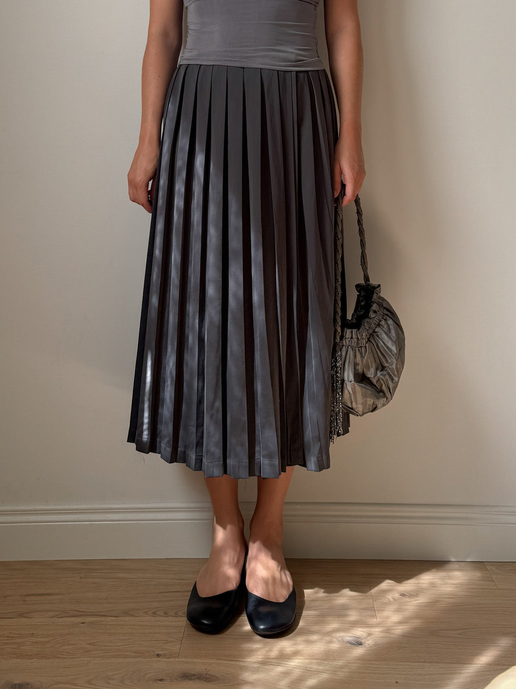 Pleated grey skirt