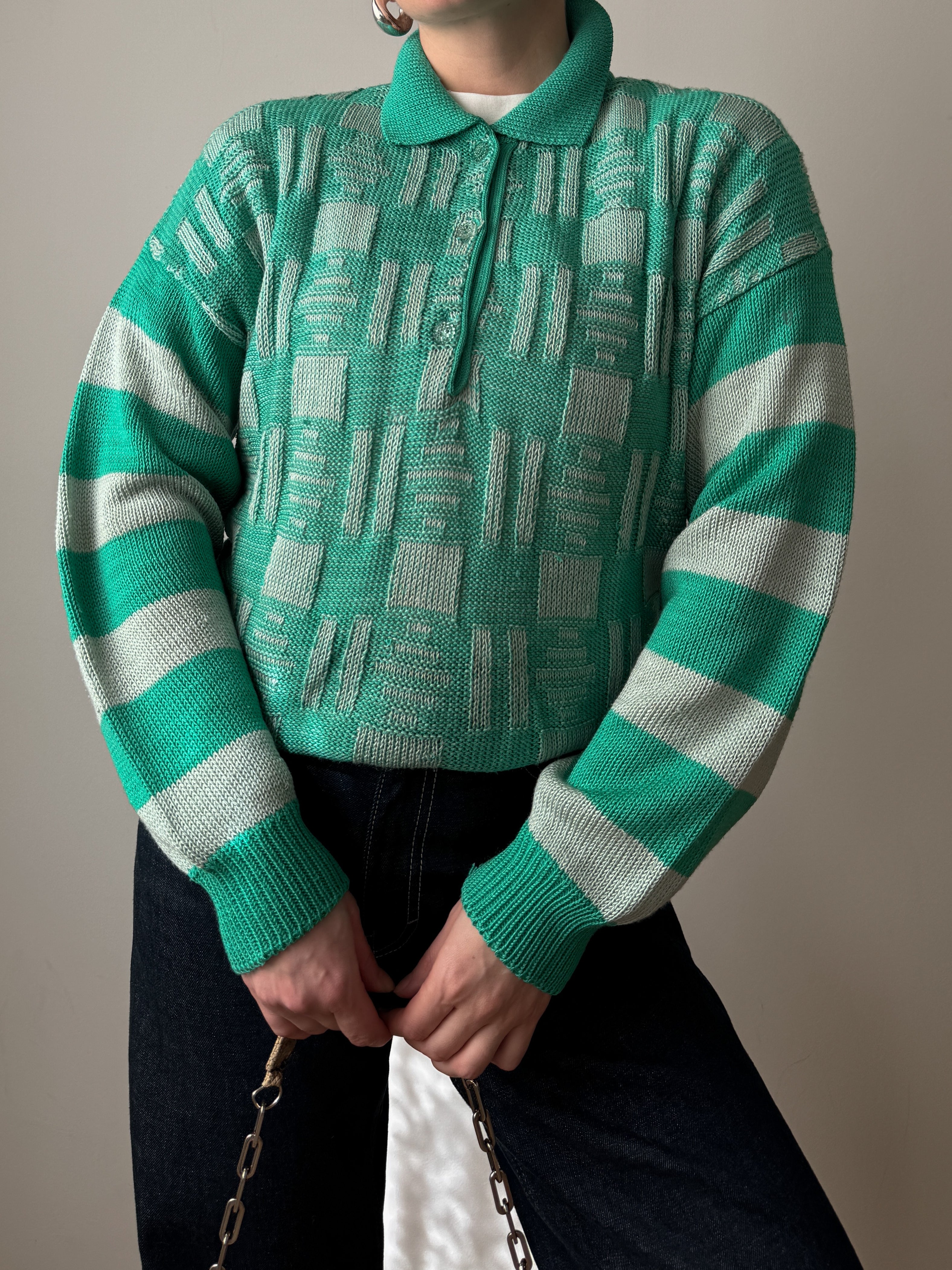 Cotton and viscose green pull