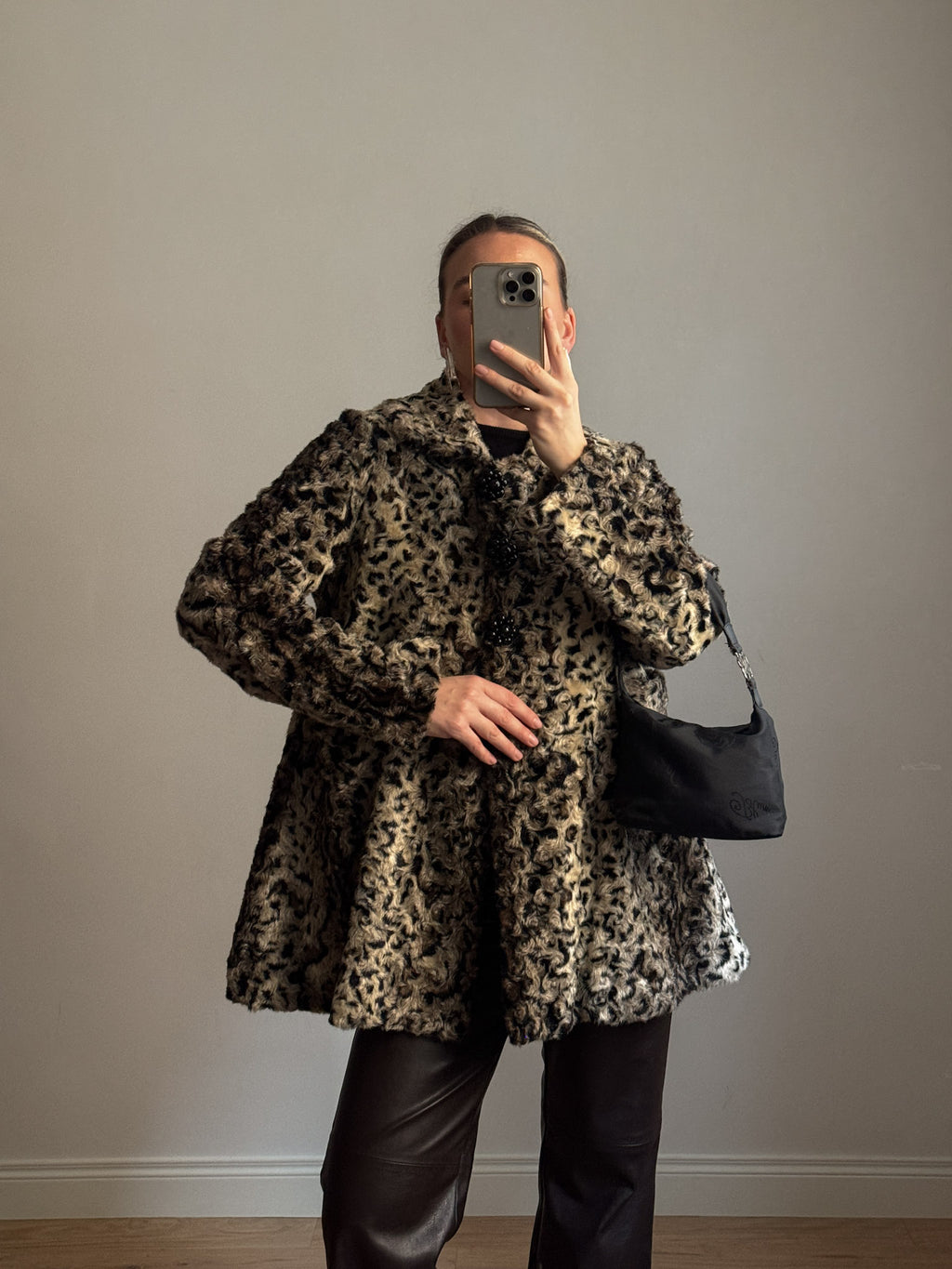Faux fur animalier coat