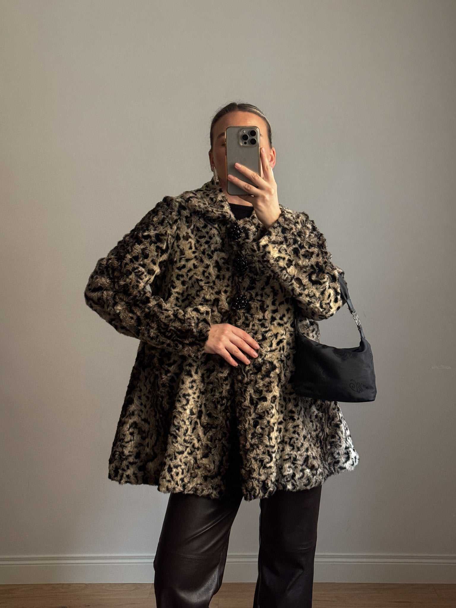 Faux fur animalier coat