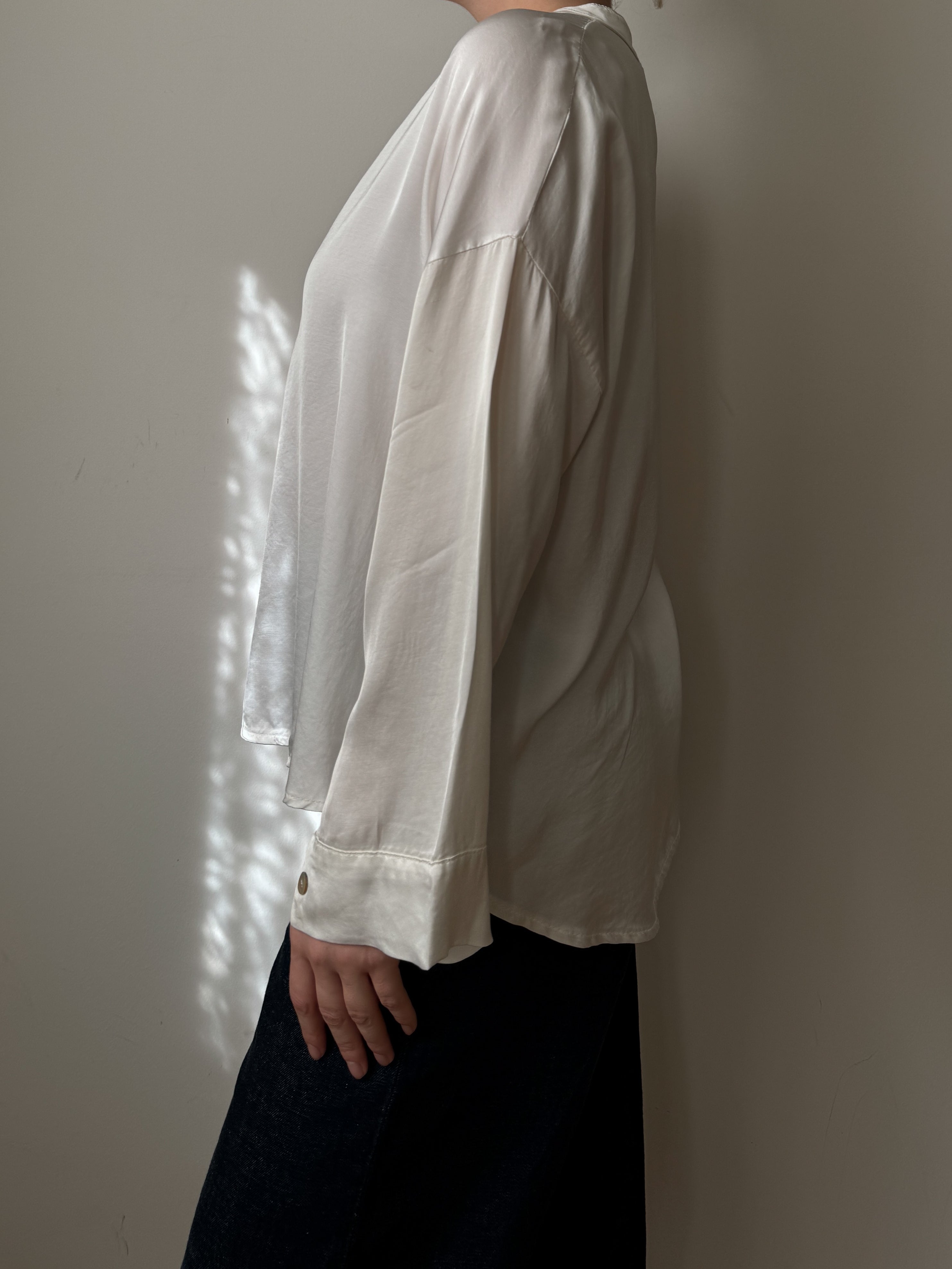 Silk and viscose ivory blouse
