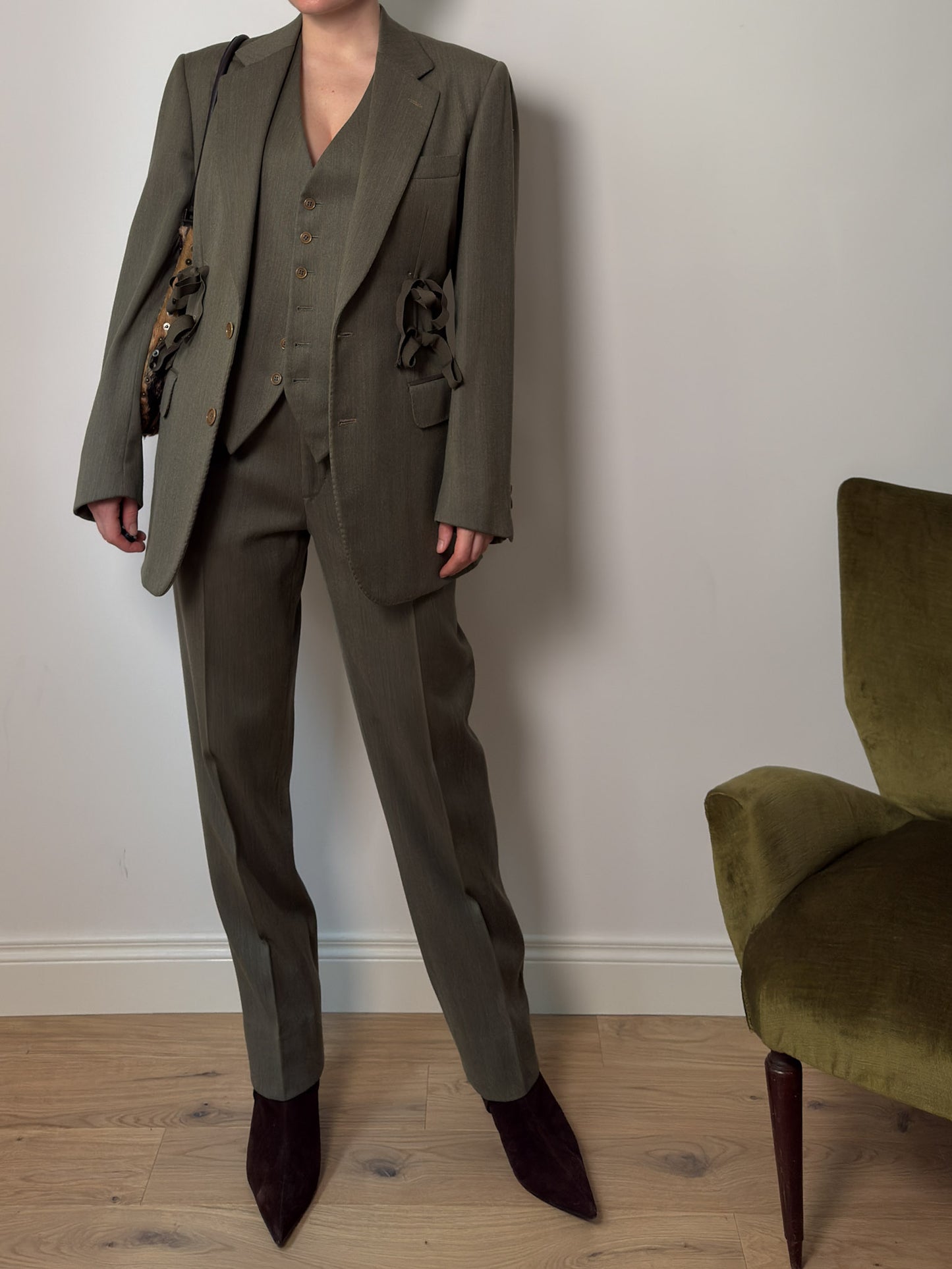 Brando olive suit