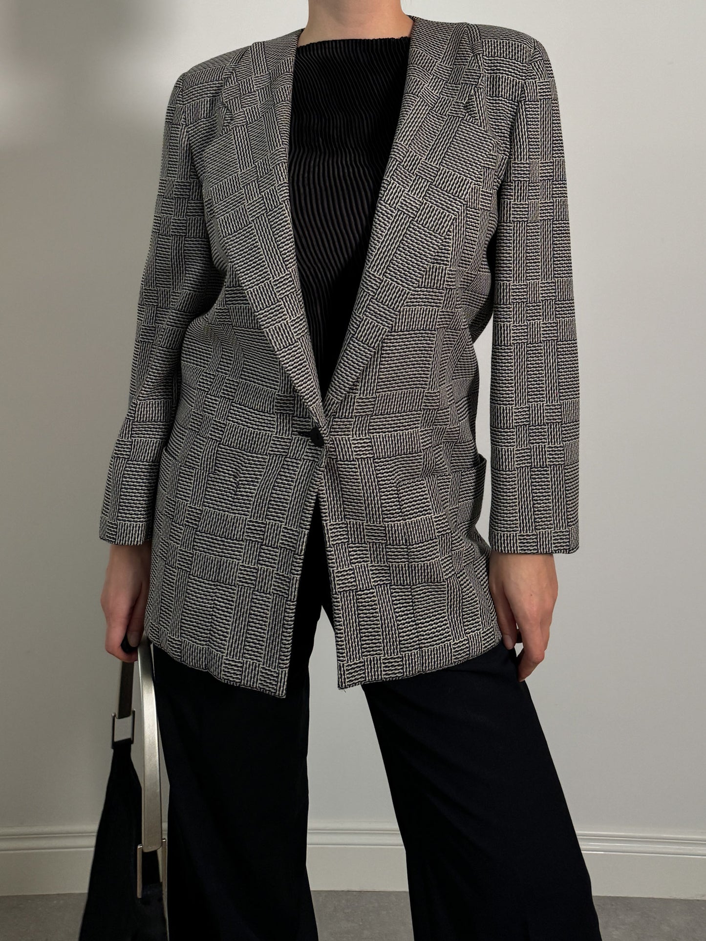 Pure wool black and white blazer