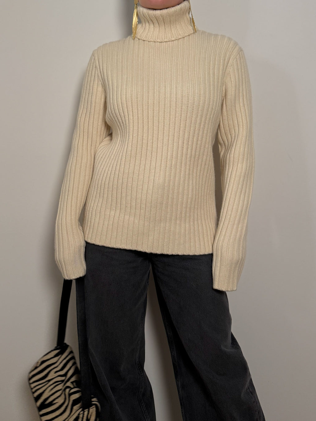 Pure wool ivory pull