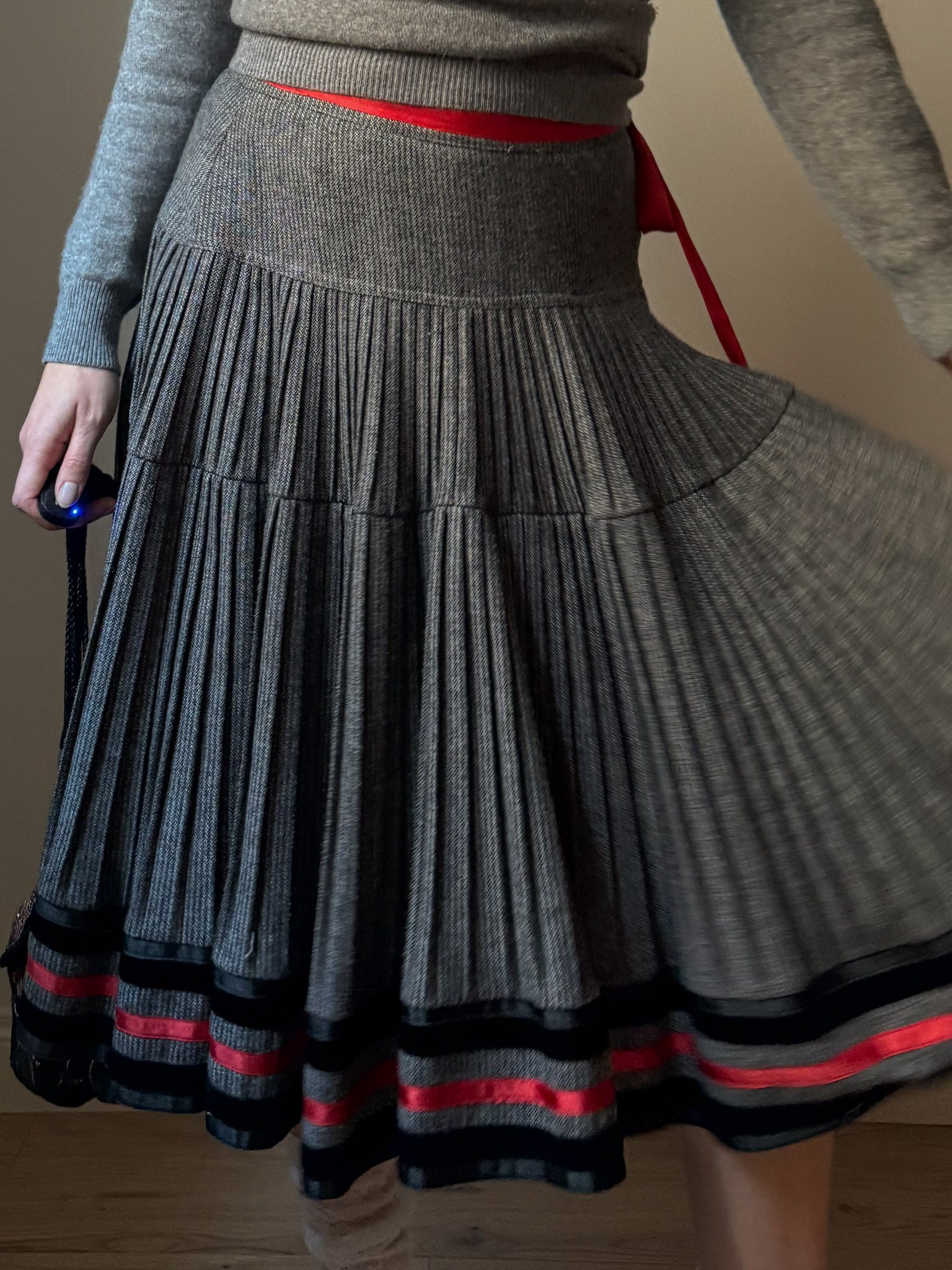 Pure wool grey skirt