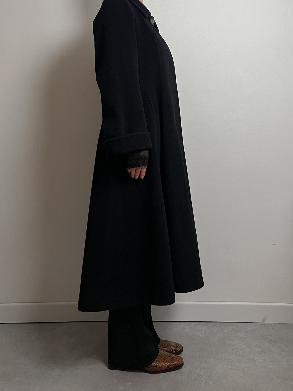 Wool and cashmere black coat
