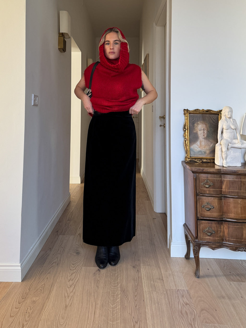 Velvet black long skirt