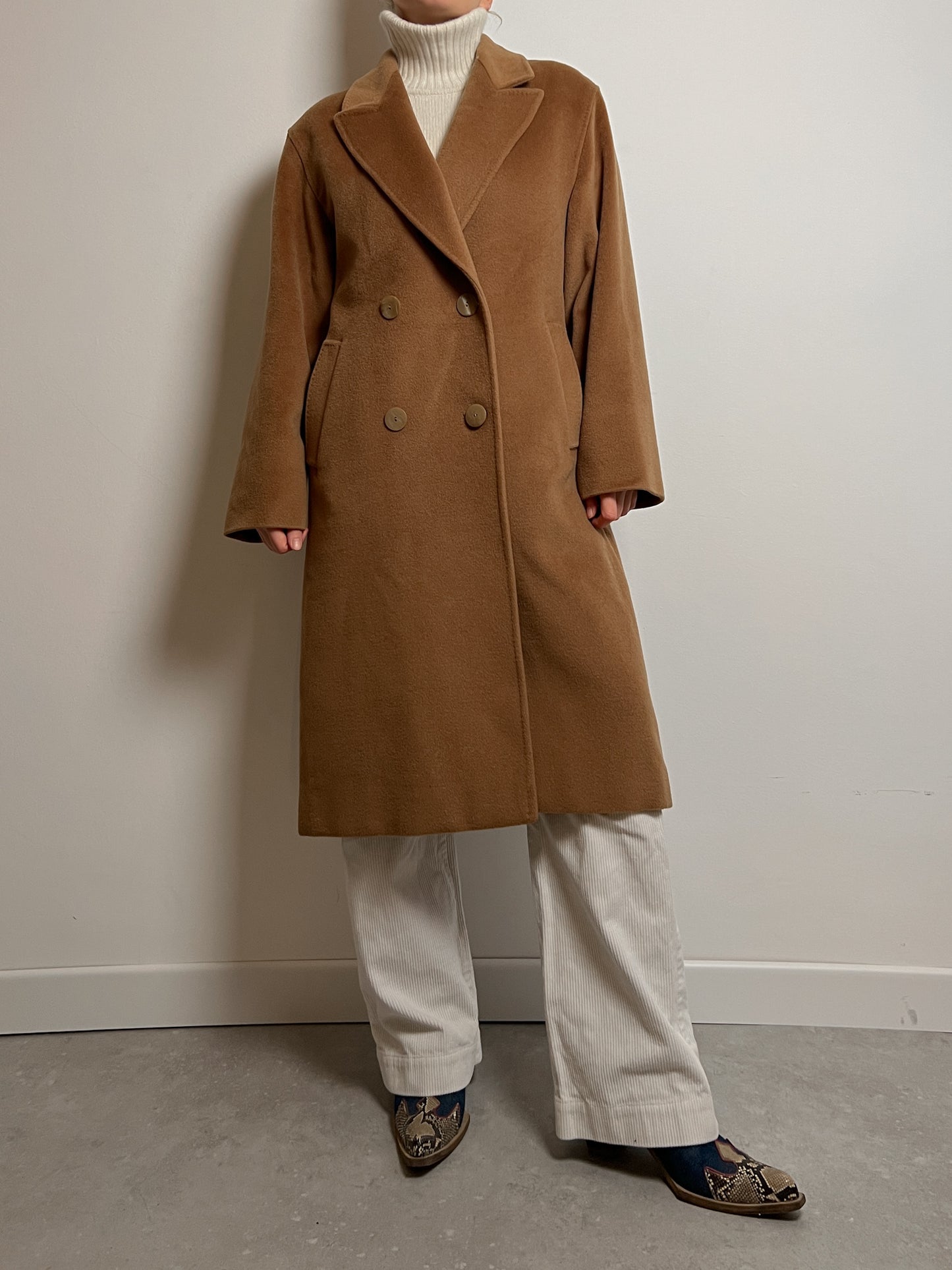 Piacenza pure wool camel coat