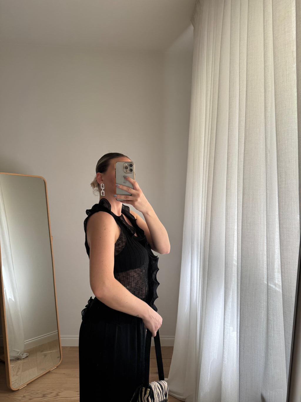 Top in viscosa con rouches - Nero