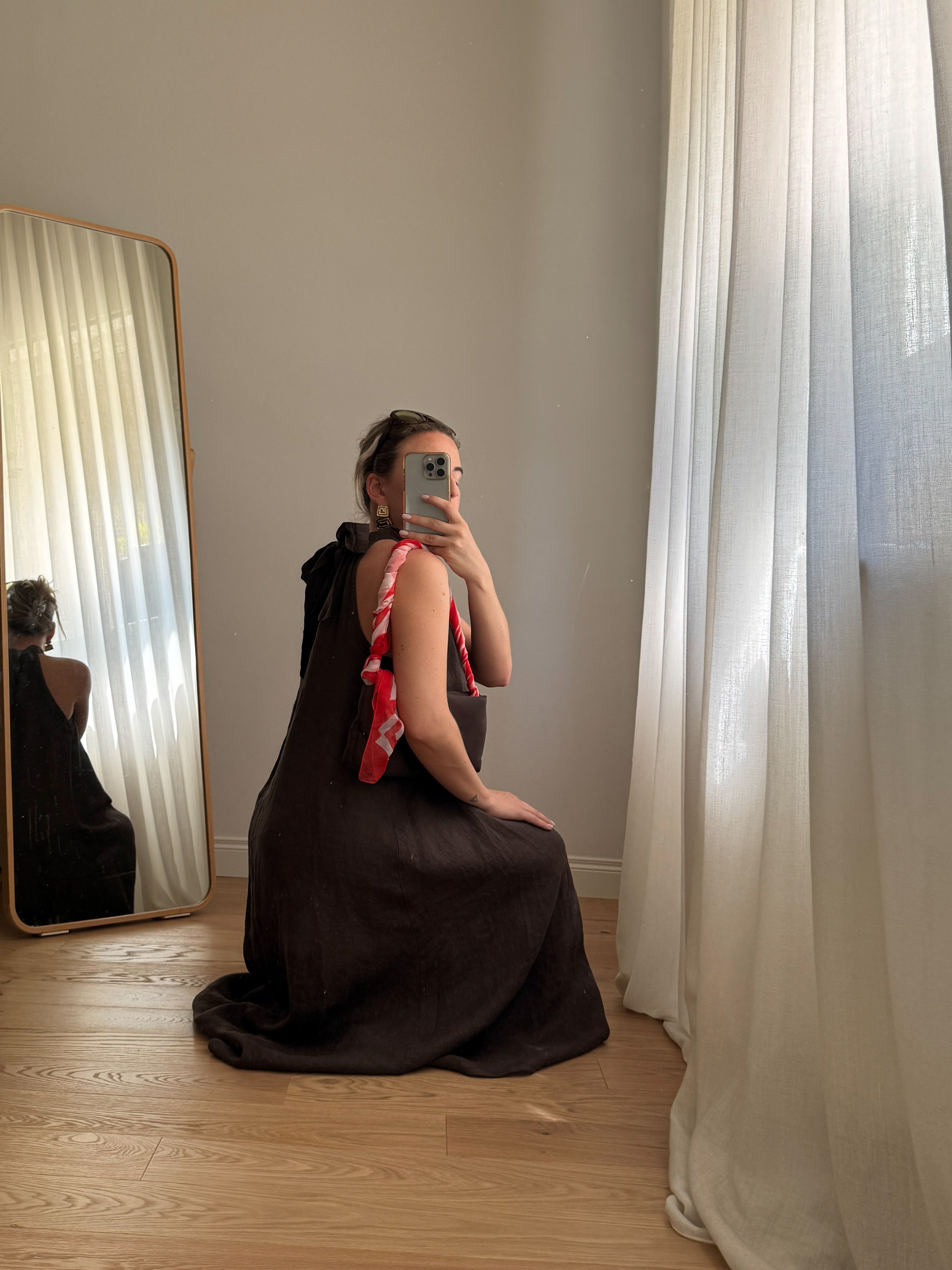 Abito in lino con fiocco - Fondente