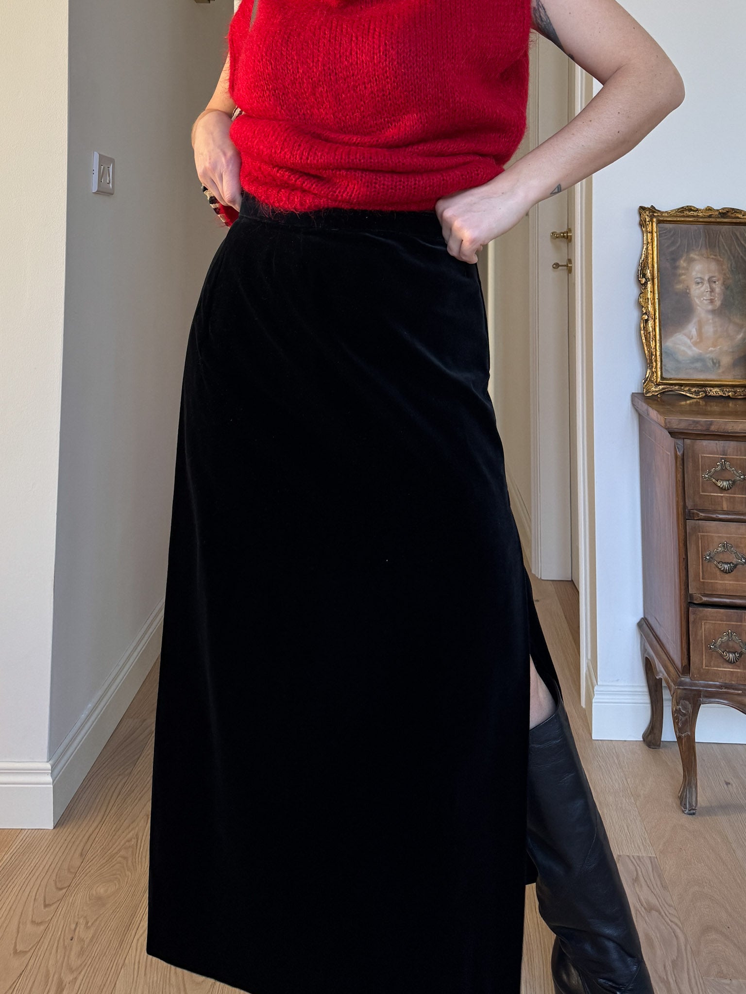Velvet black long skirt