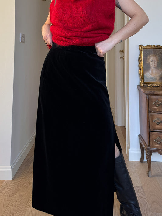 Velvet black long skirt