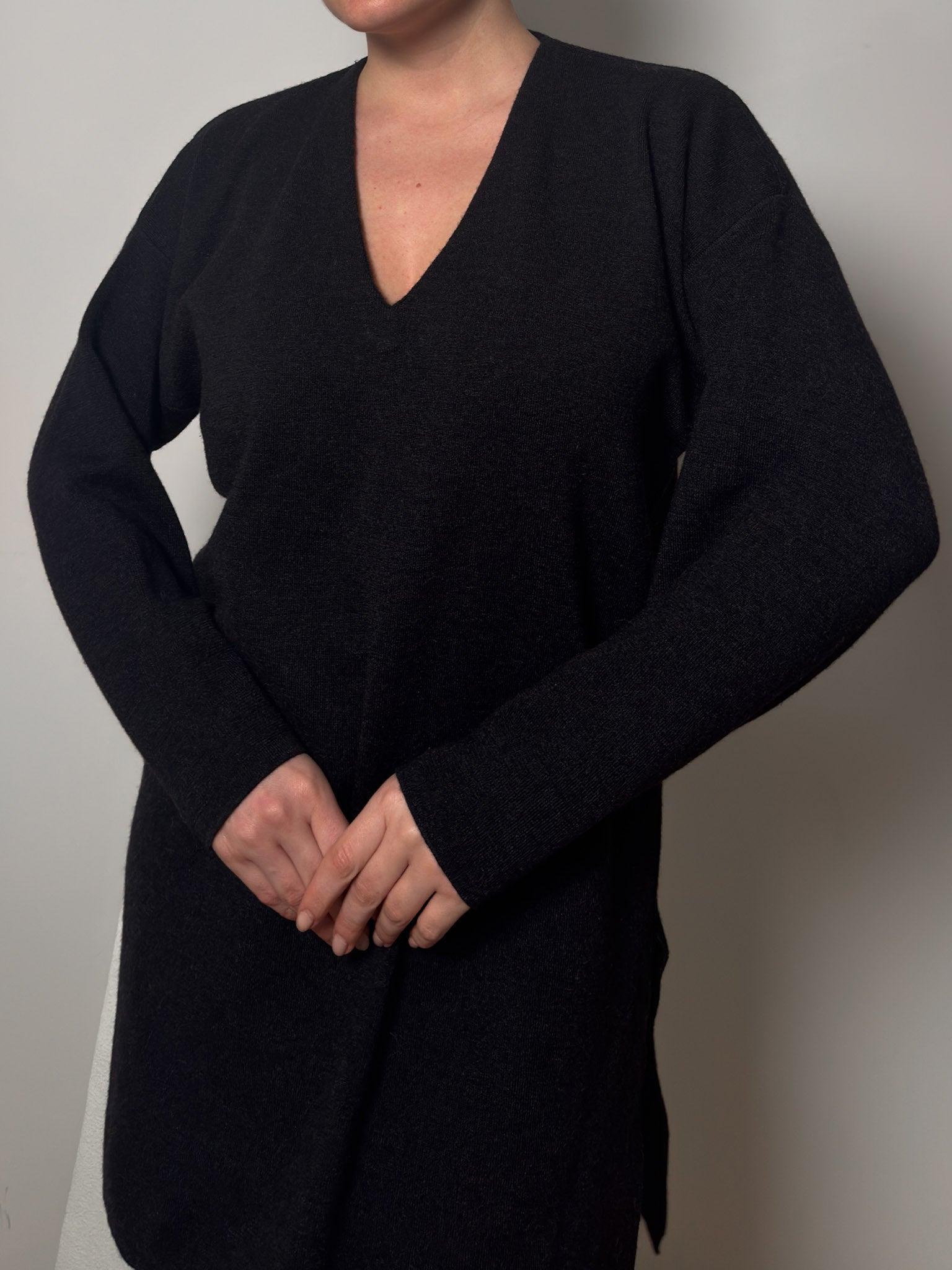 Pure wool anthracite pull