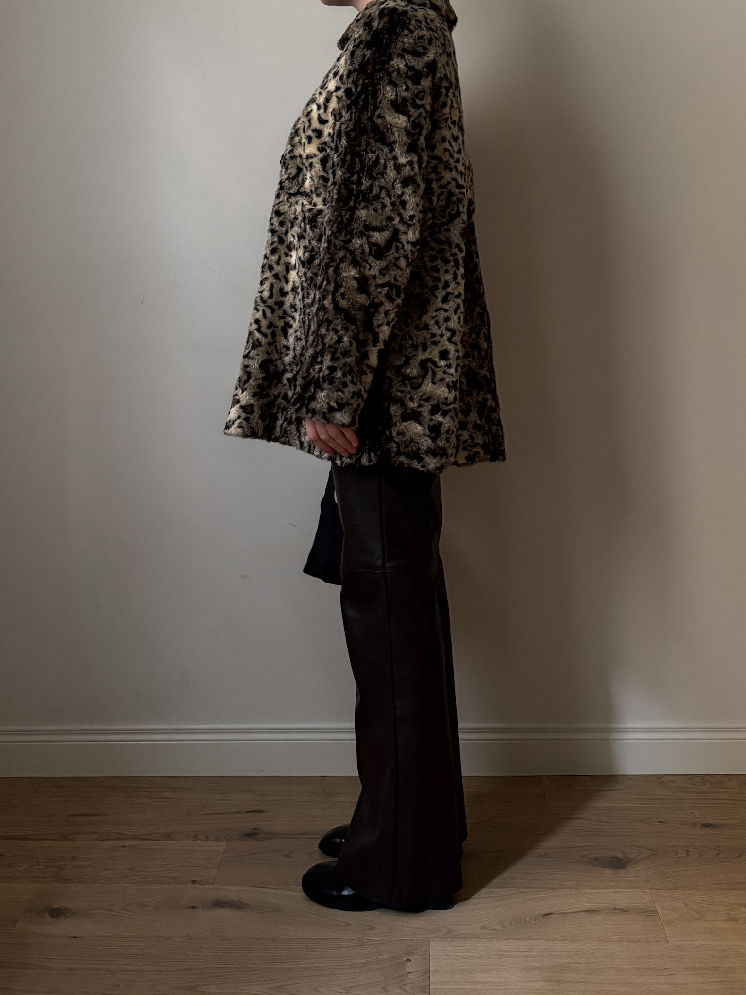 Faux fur animalier coat