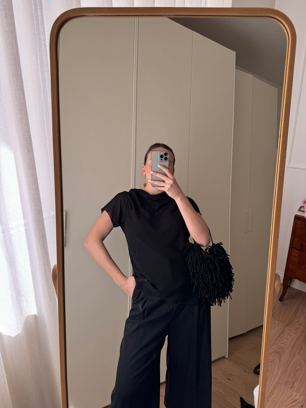 Blusa nera in viscosa