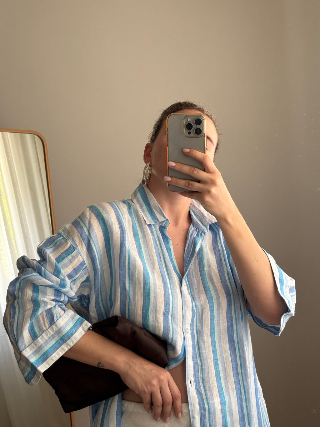 Camicia over in lino a righe azzurre