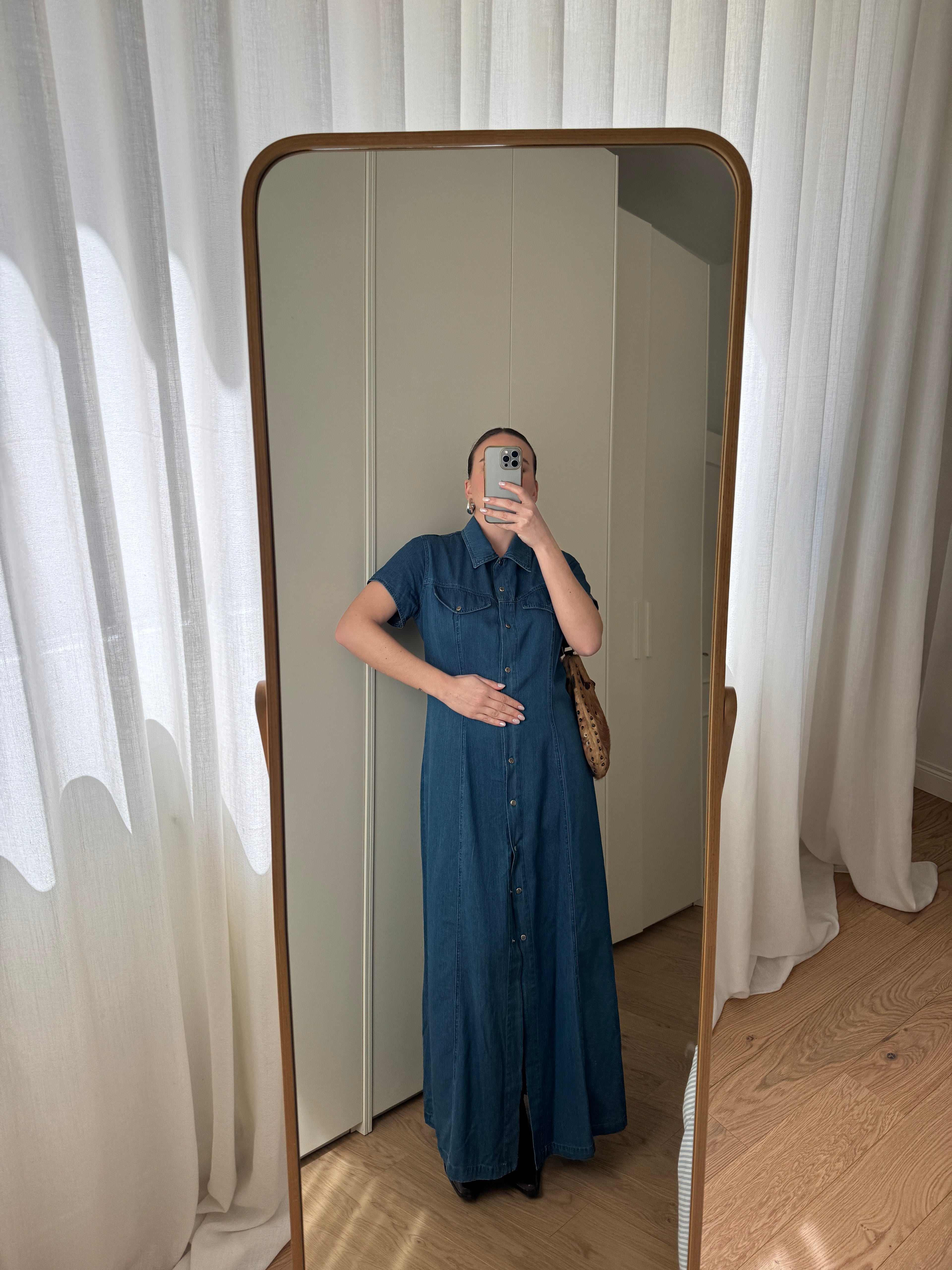 Abito lungo in denim con abbottonatura frontale