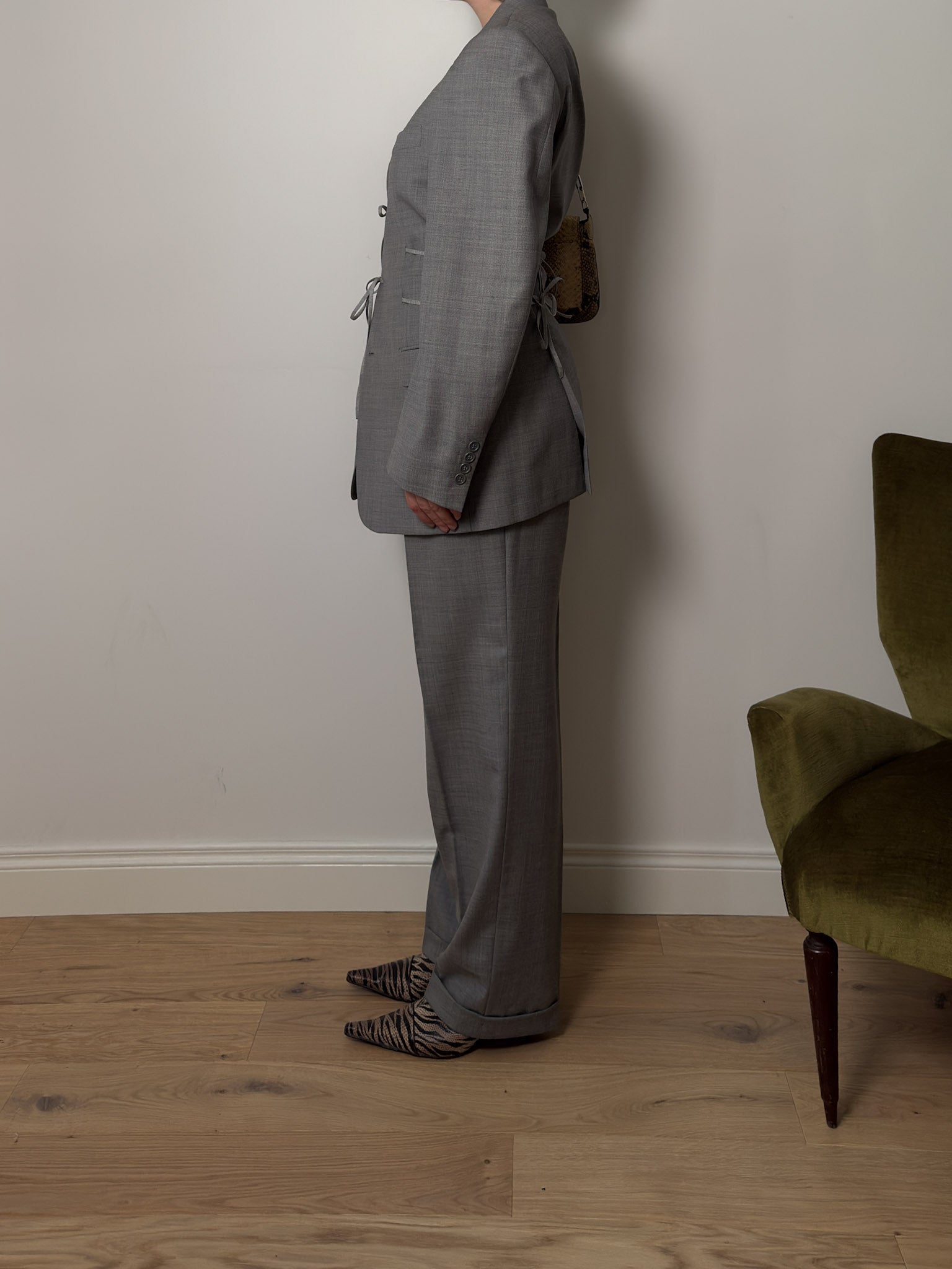 Brando light grey suit