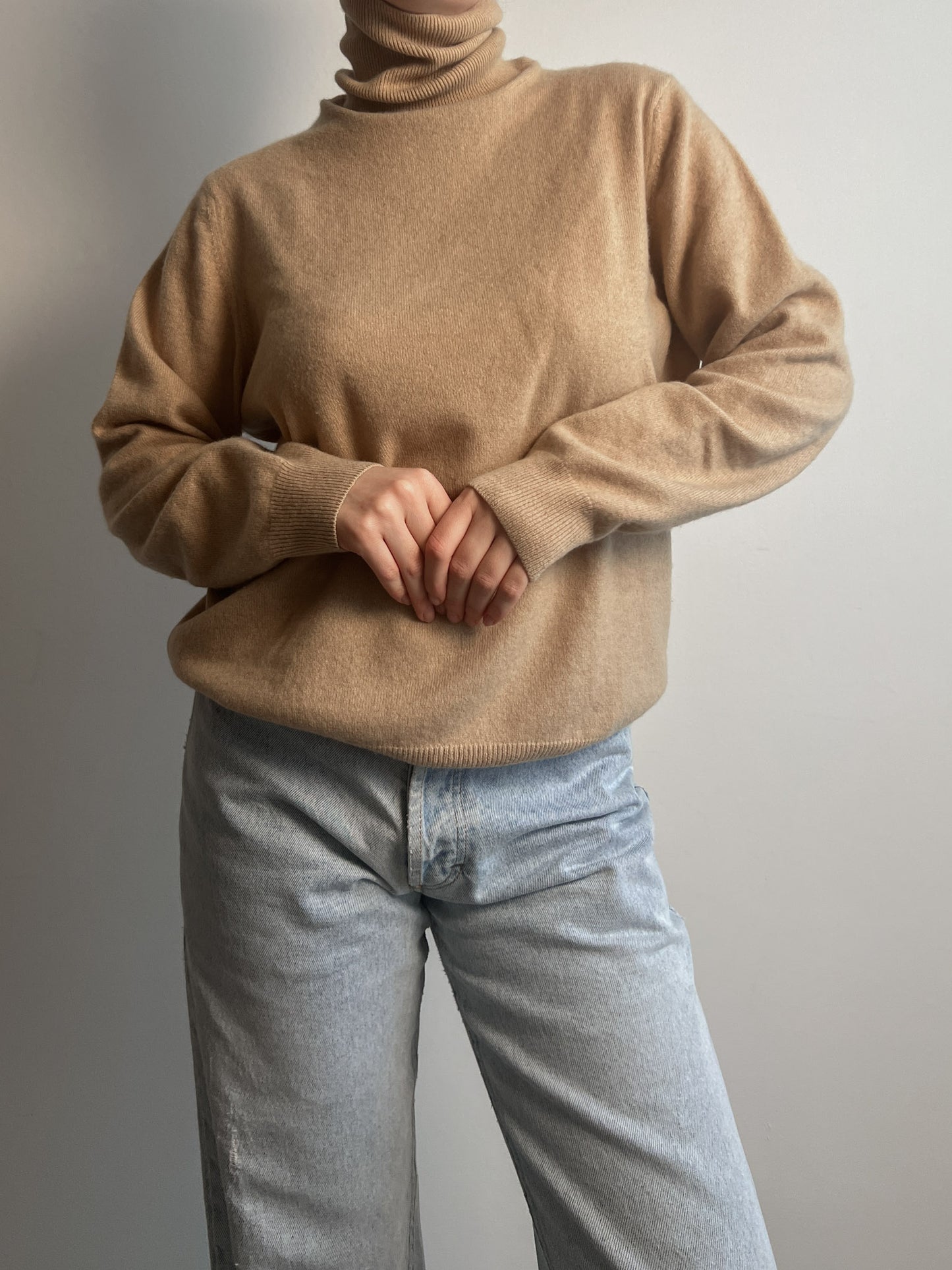 Pure cashmere beige turtleneck