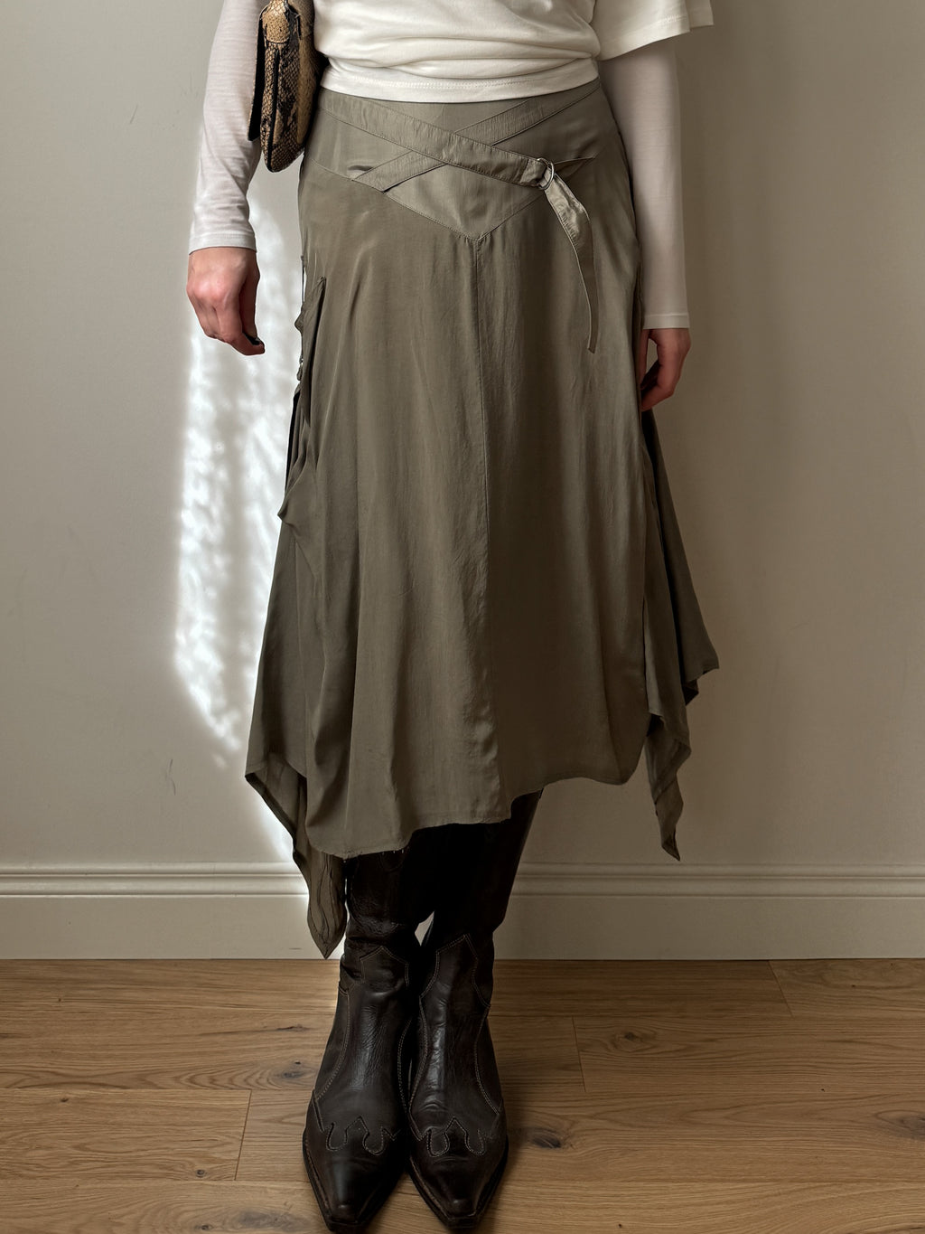 Viscose and cupro olive skirt