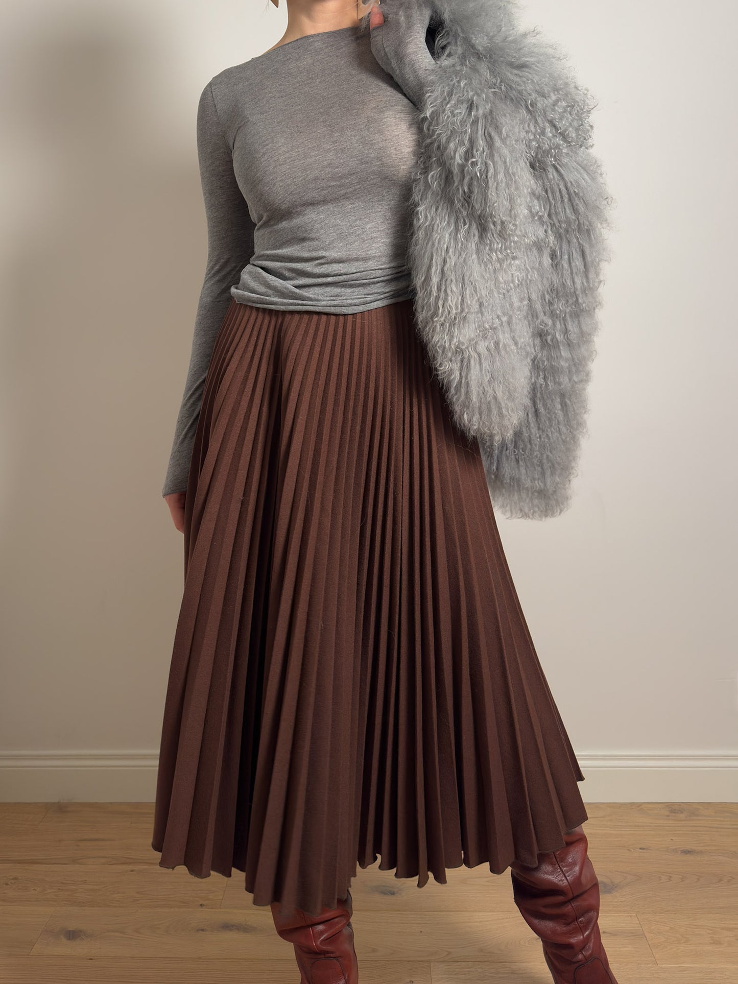 Pure virgin wool rust pleated skirt