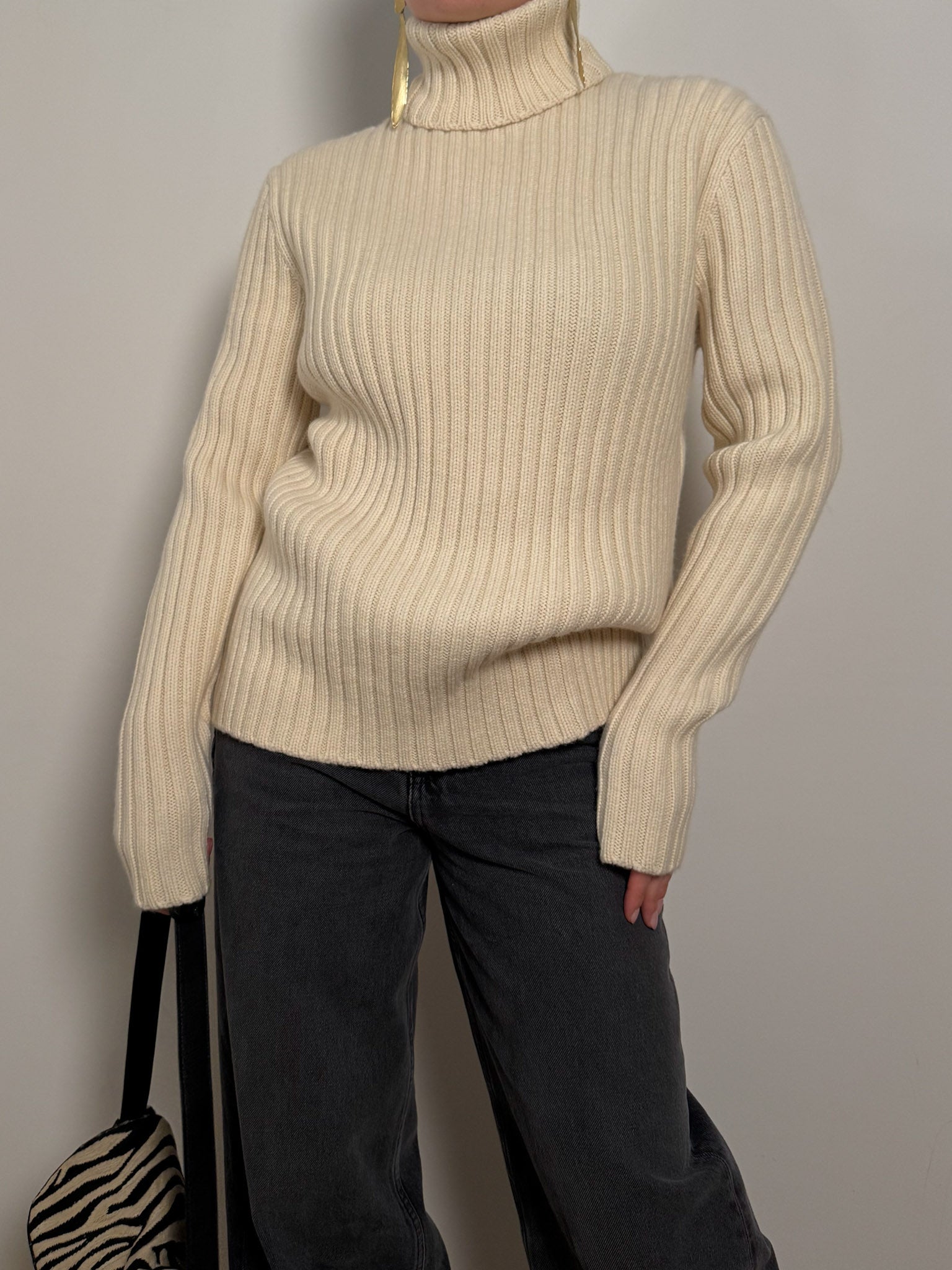 Pure wool ivory pull