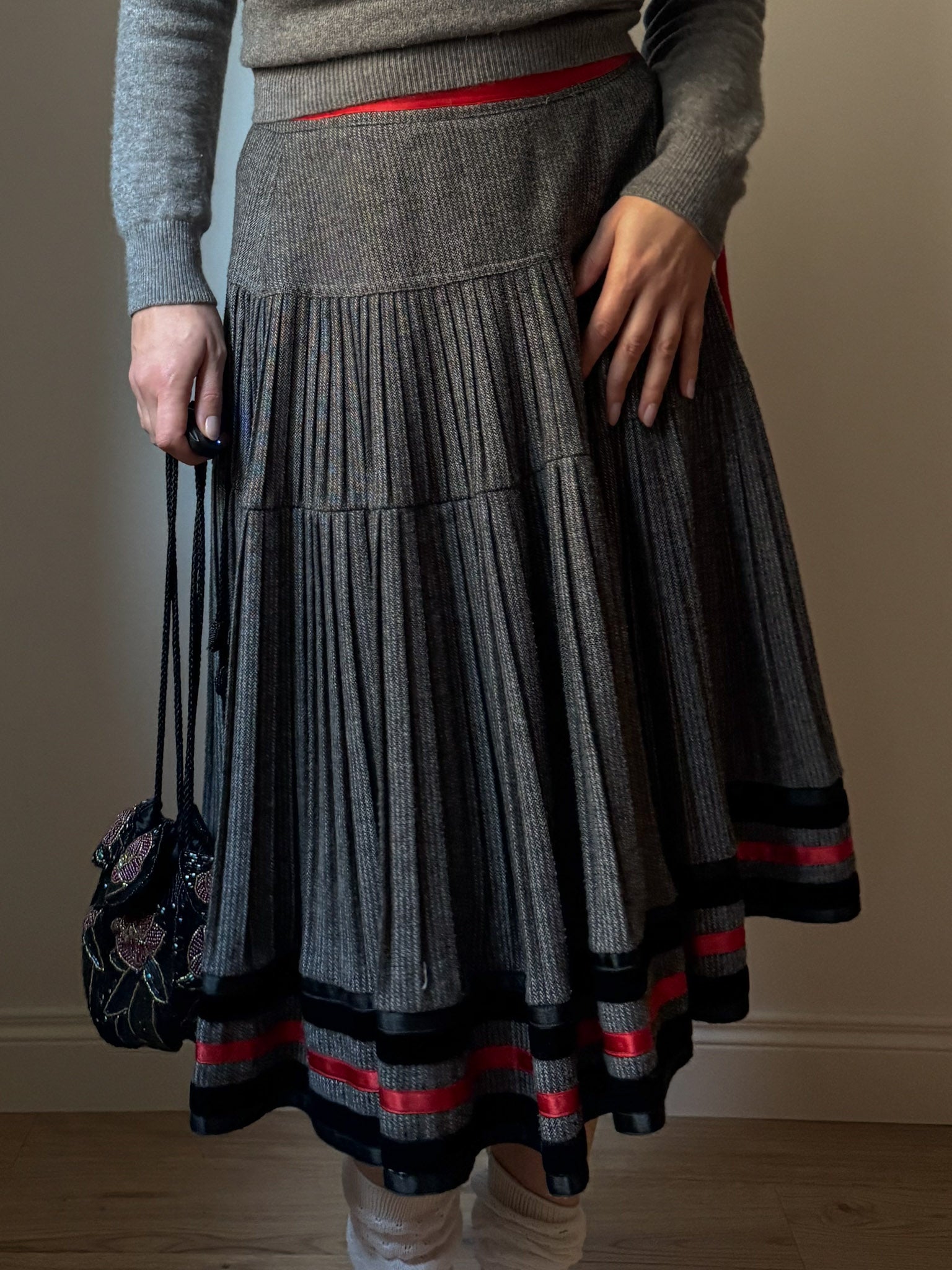 Pure wool grey skirt