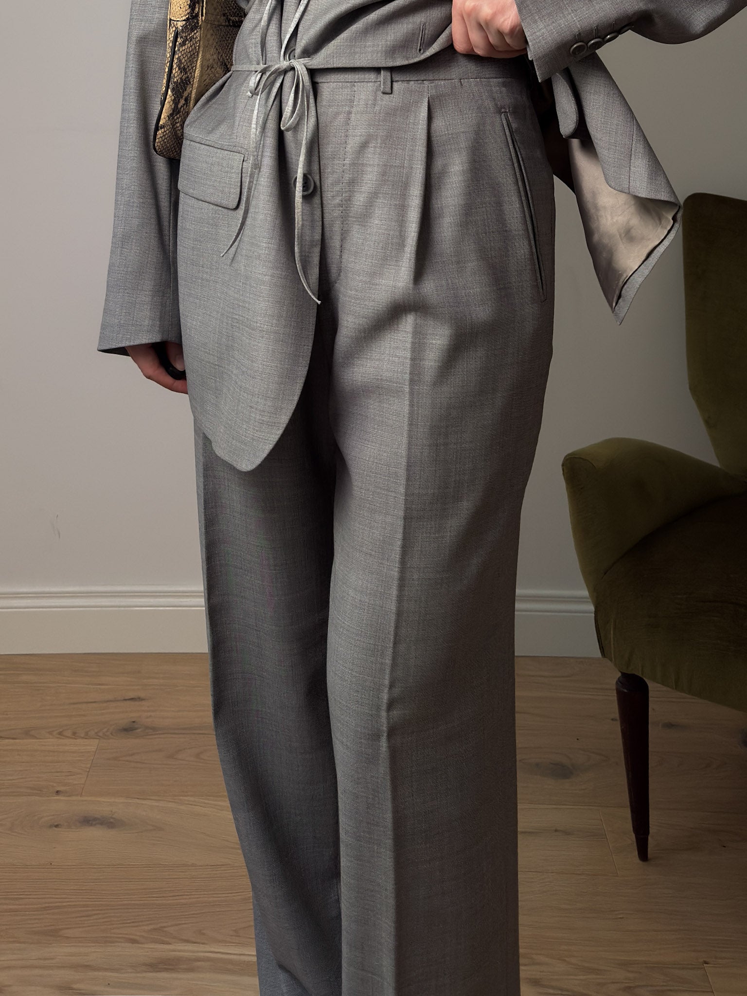 Brando light grey suit