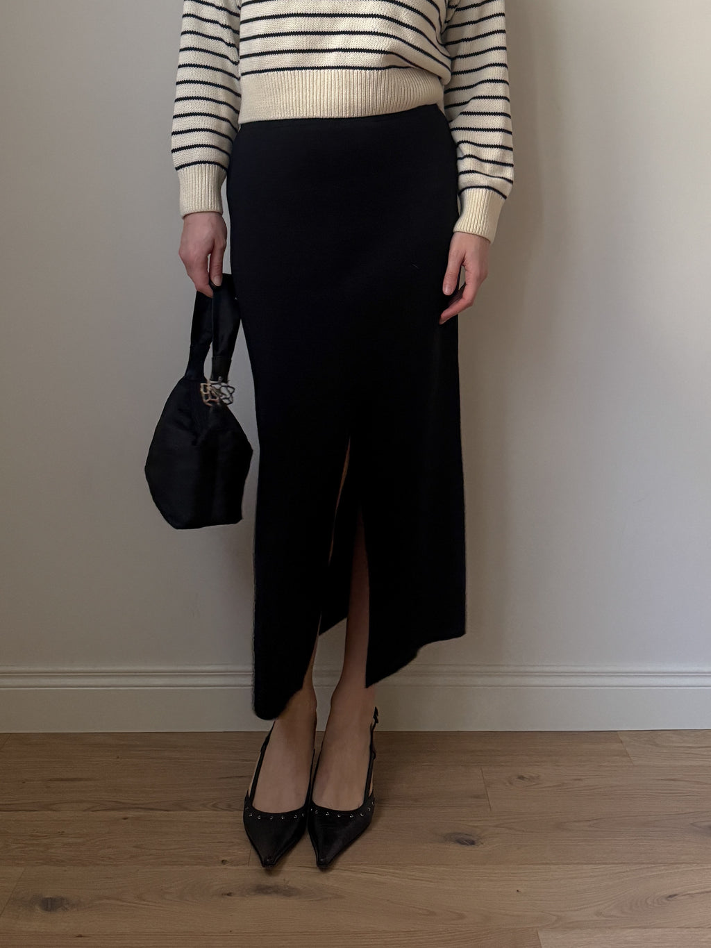 Pure virgin wool black skirt