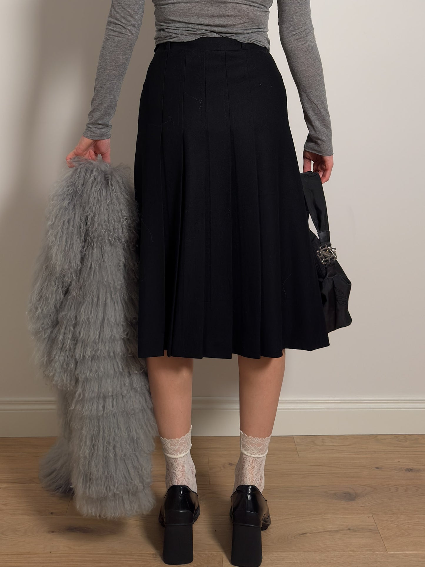 Pure virgin wool black pleated skirt