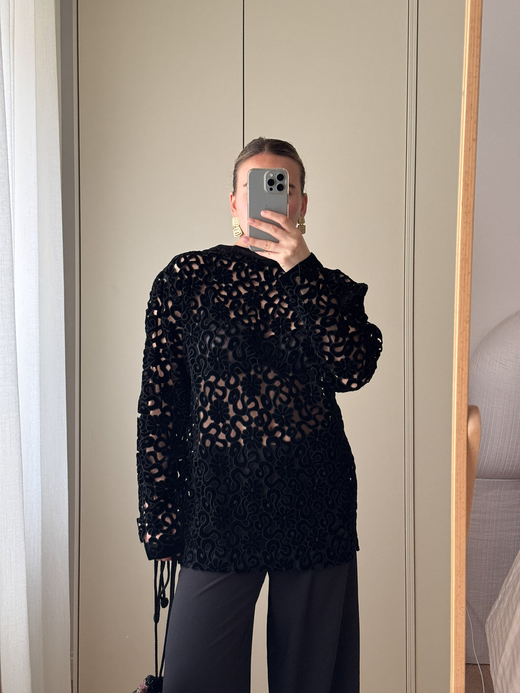 Velvet romantic black blouse