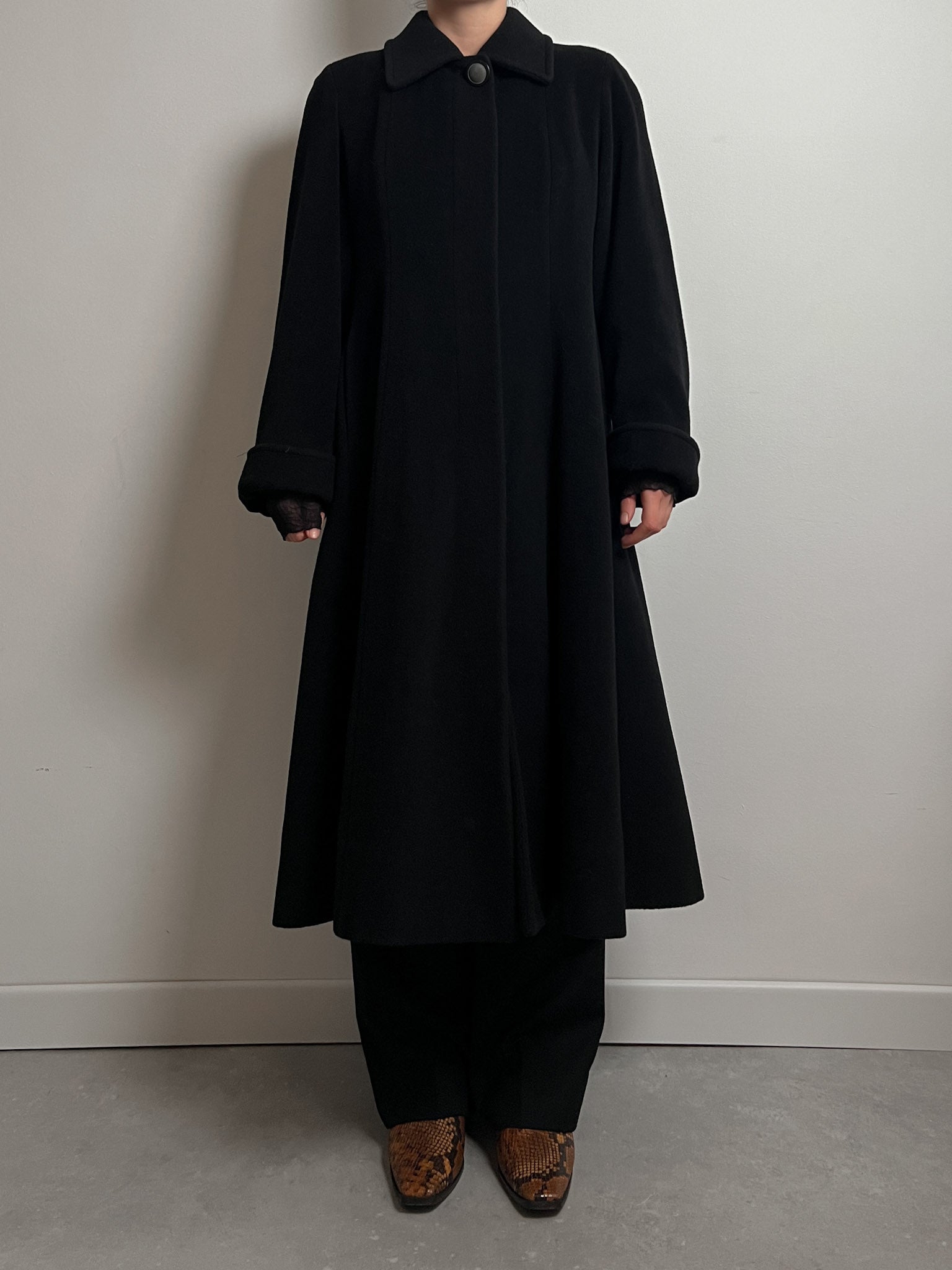 Wool and cashmere black coat