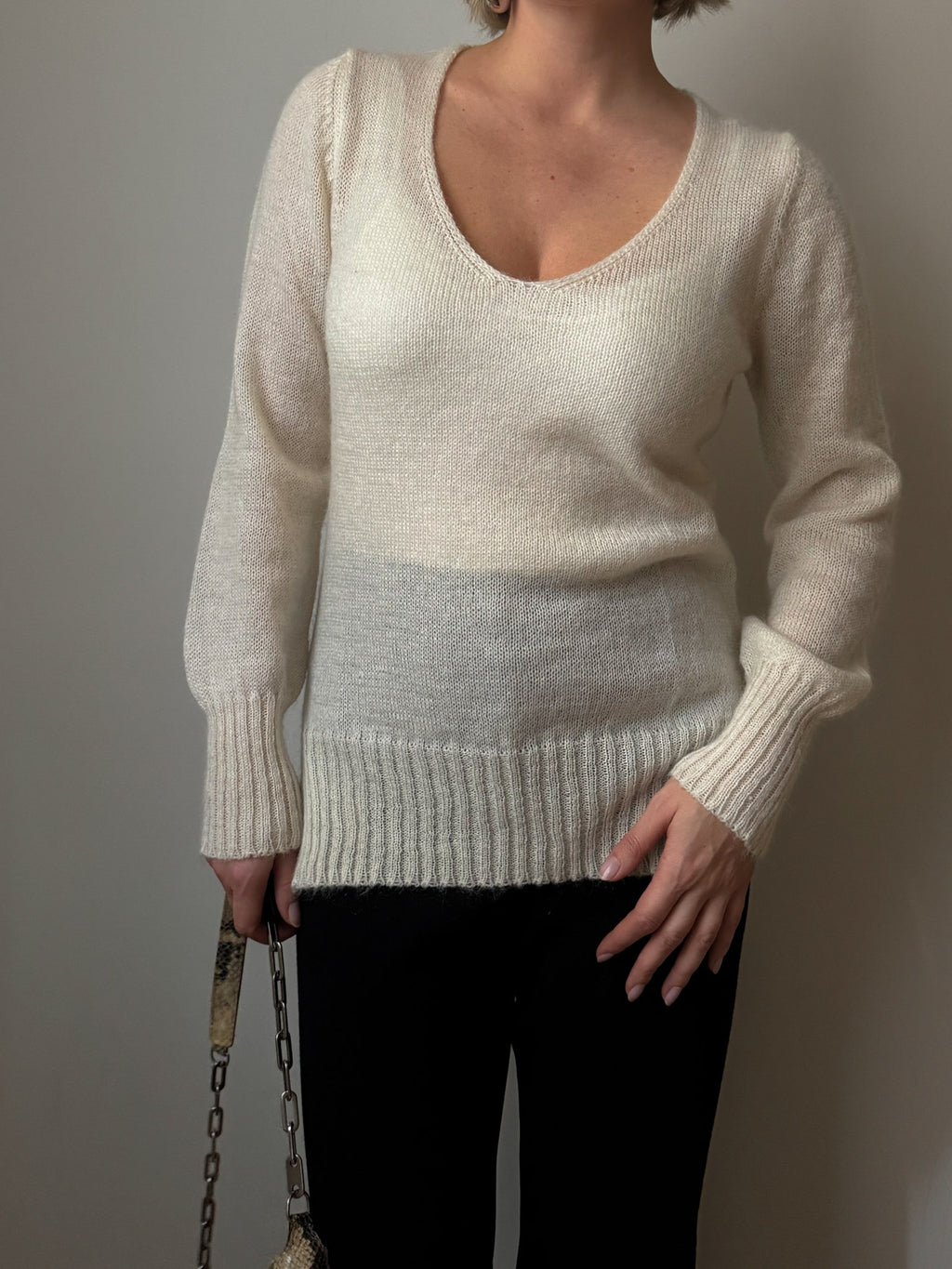 Pure wool ivory pull