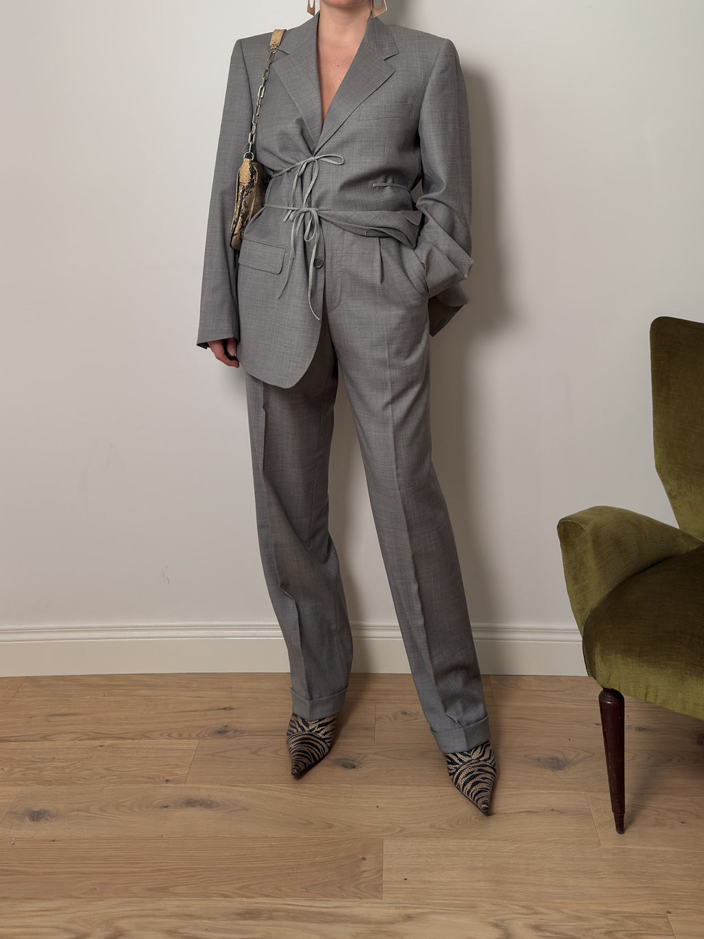 Brando light grey suit