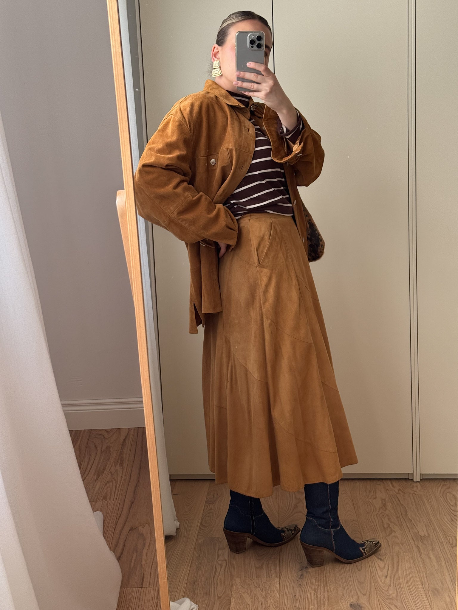 Real suede camel skirt