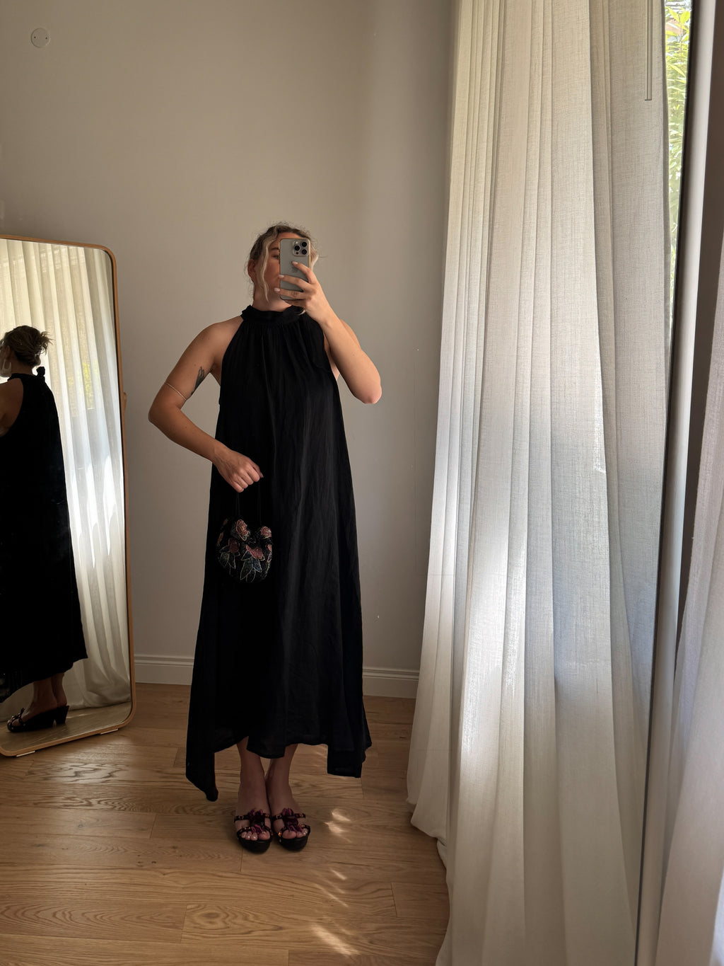 Abito in lino con fiocco - NERO