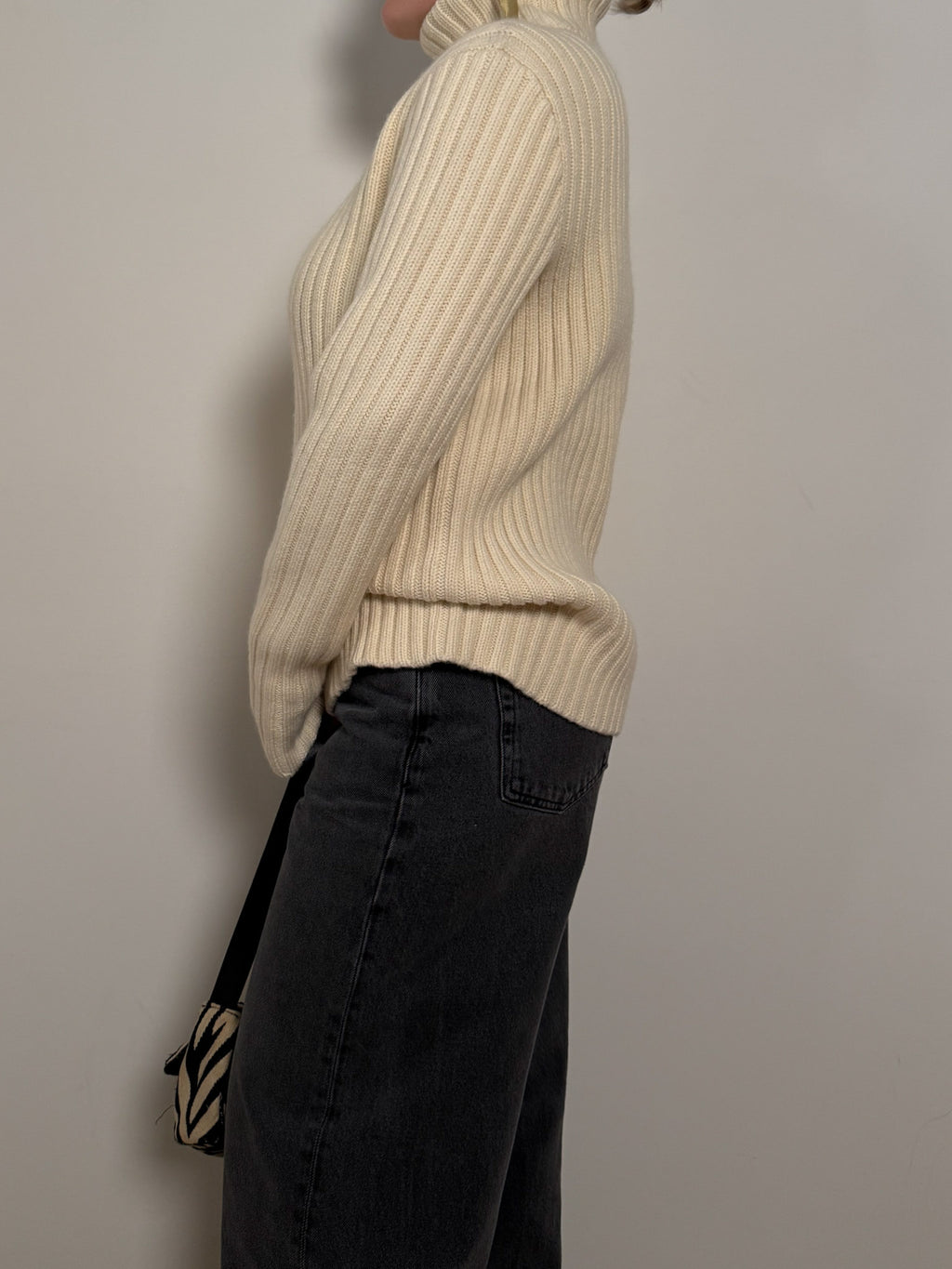 Pure wool ivory pull