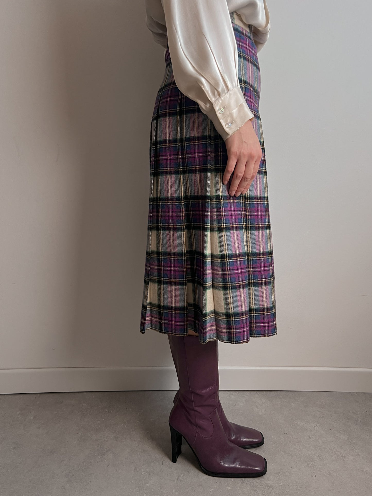 Pure wool pleated pink tartan skirt