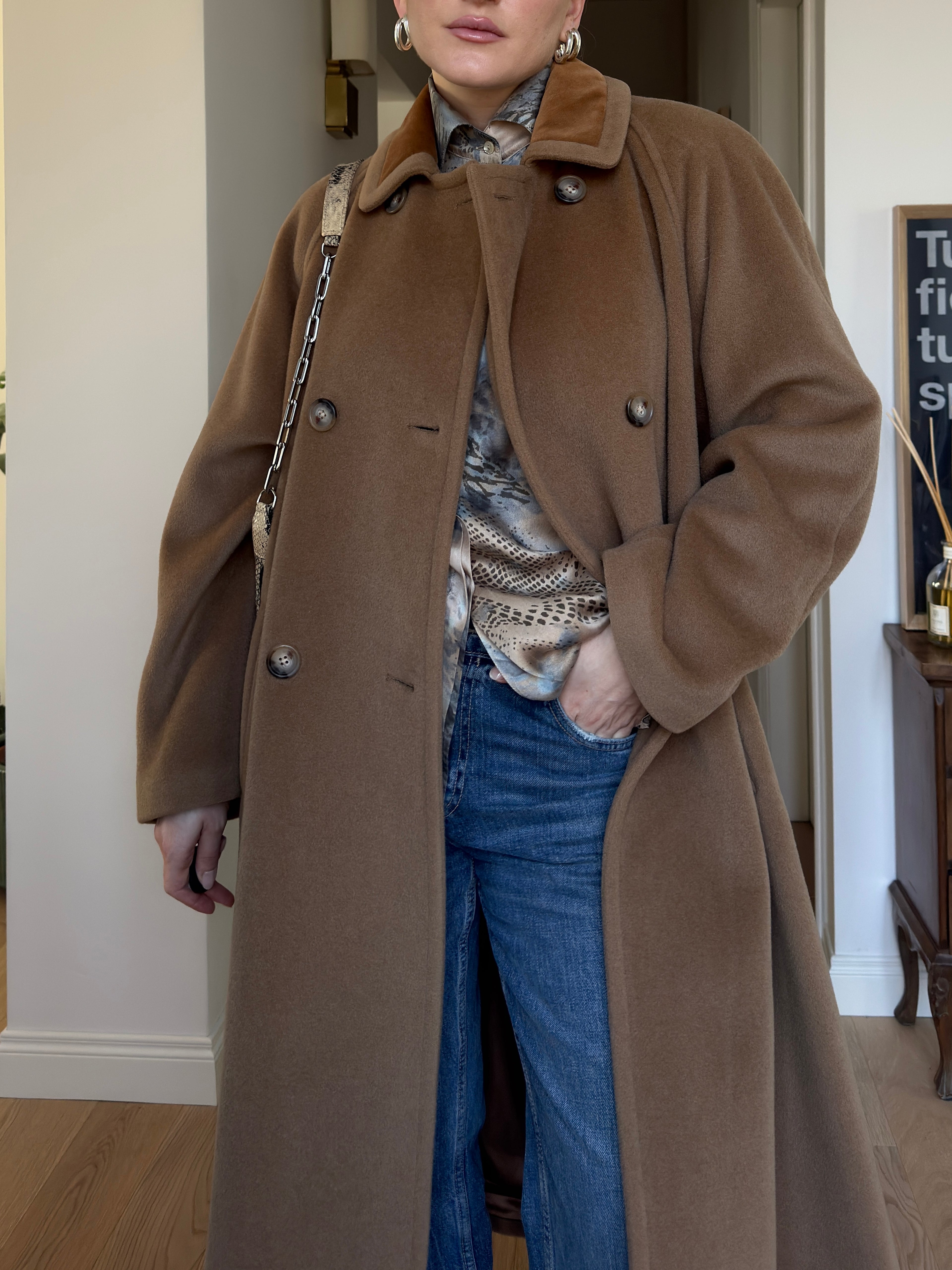 Piacenza pure wool camel coat