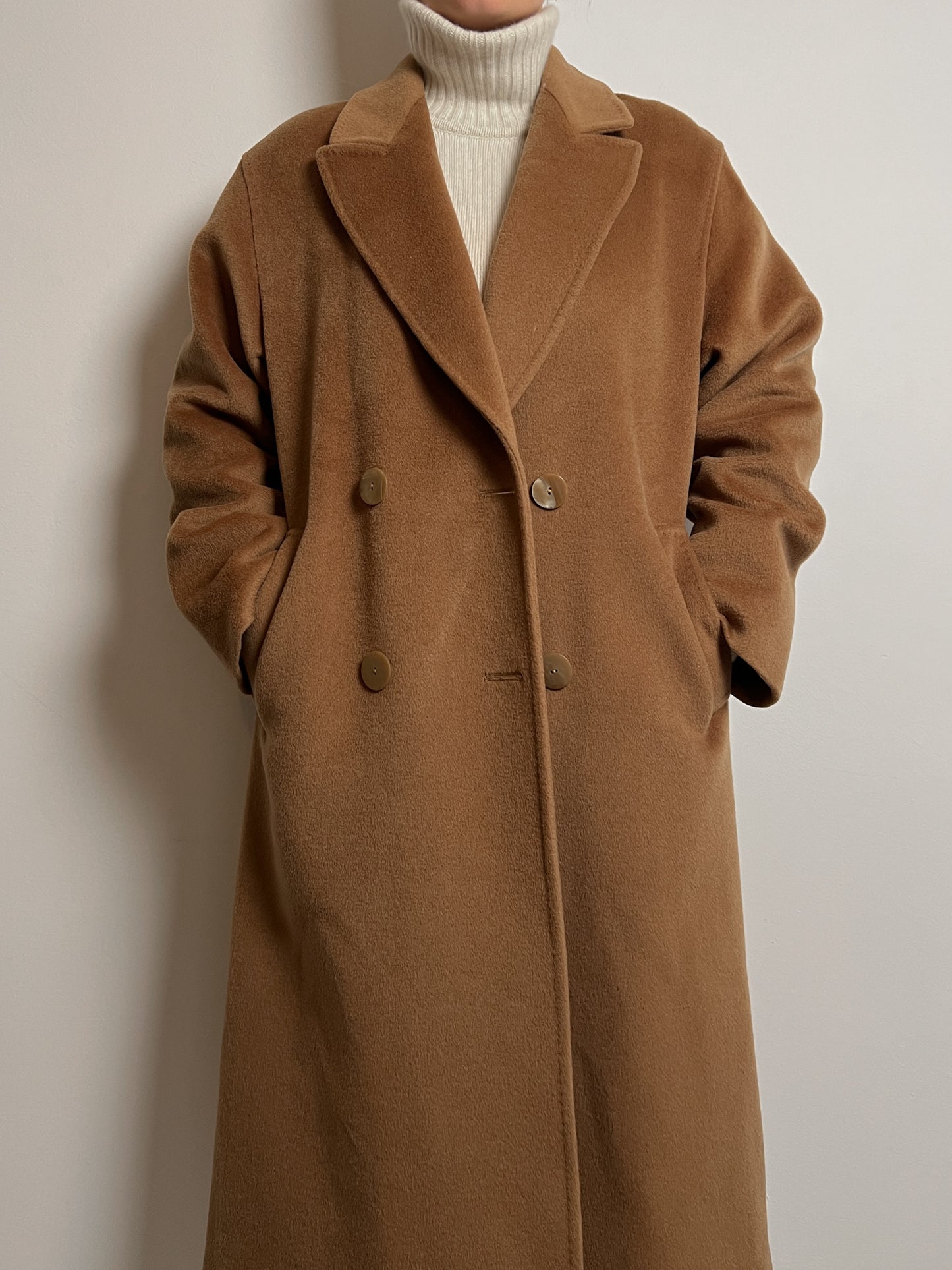 Piacenza pure wool camel coat