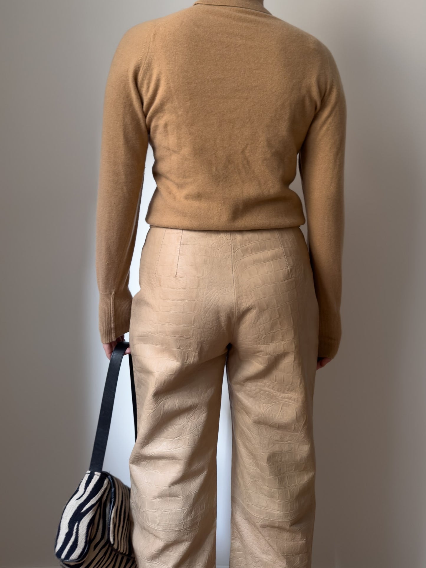 Ballantyne pure cashmere camel turtleneck