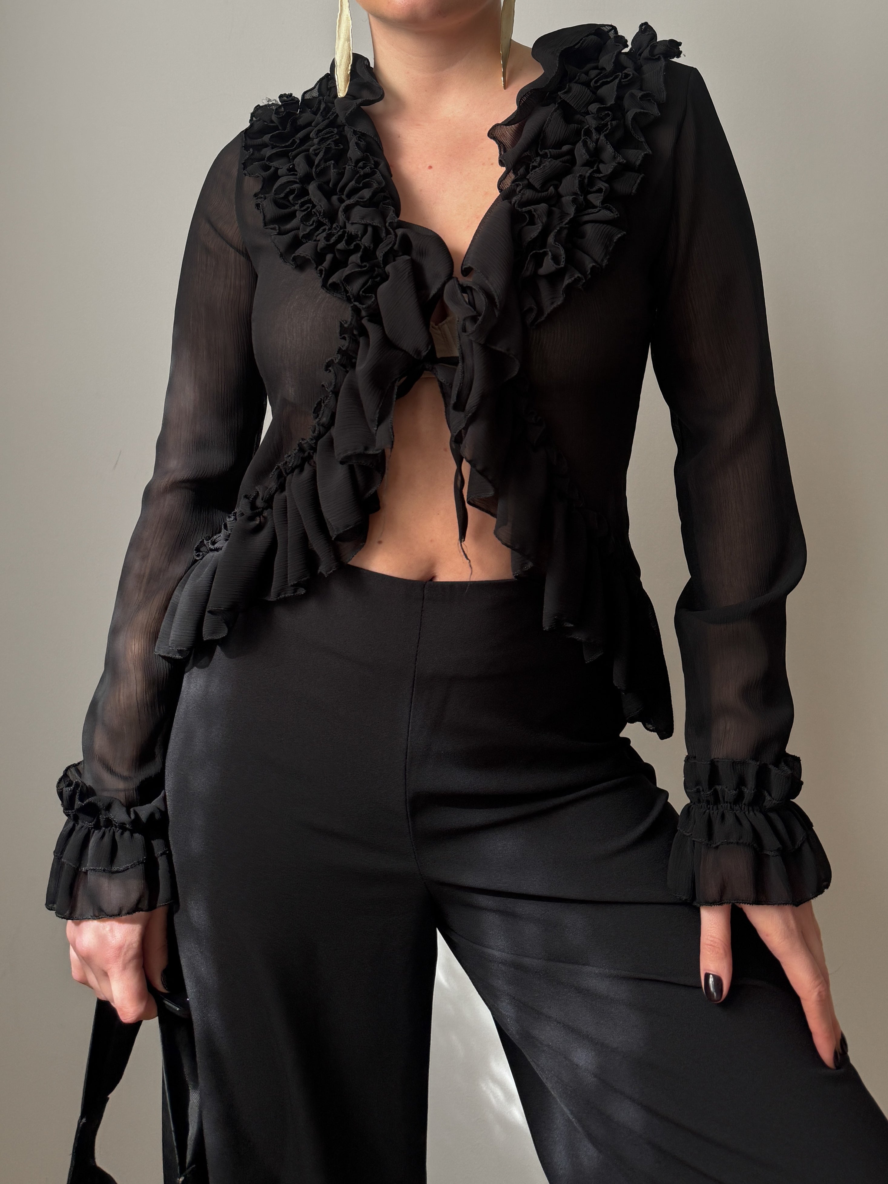 Blusa vintage in viscosa nera con rouches