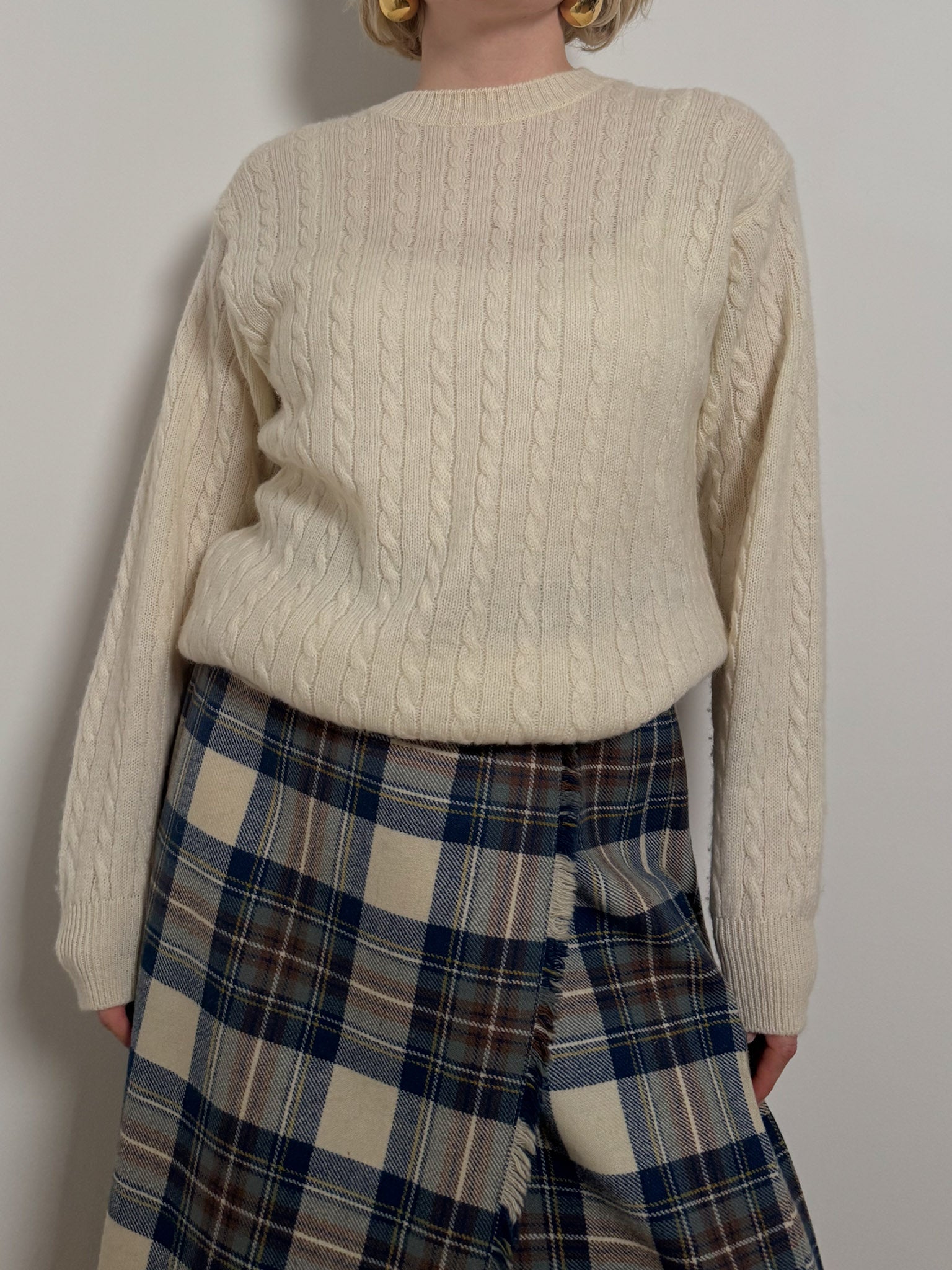 Pure virgin wool ivory pull