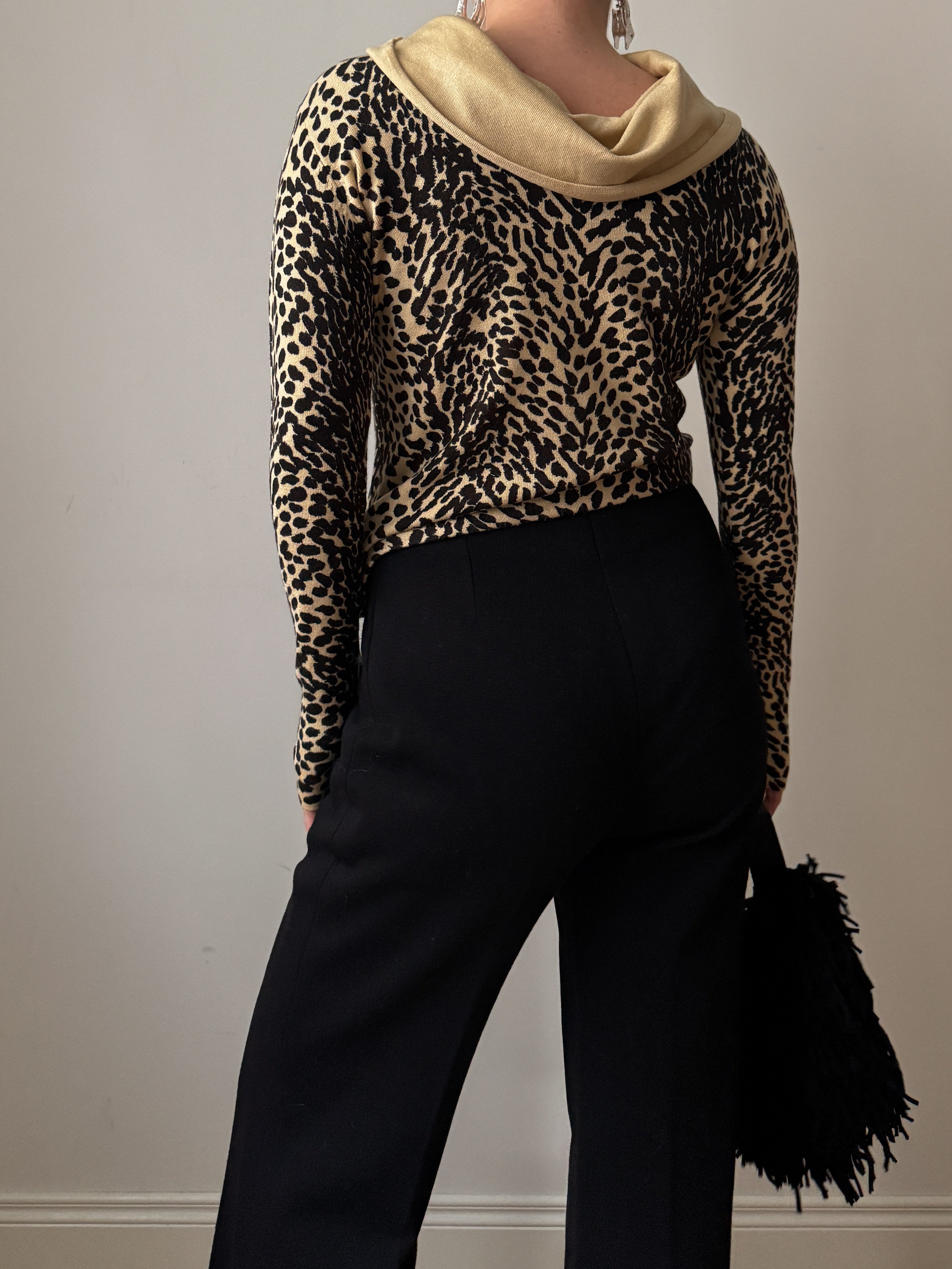 Viscose and wool animalier top
