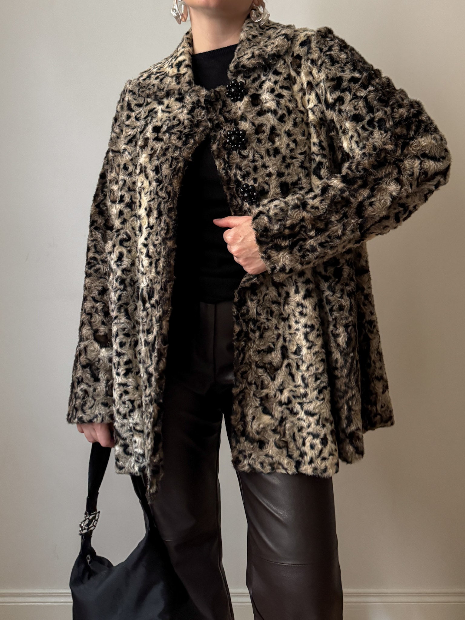 Faux fur animalier coat