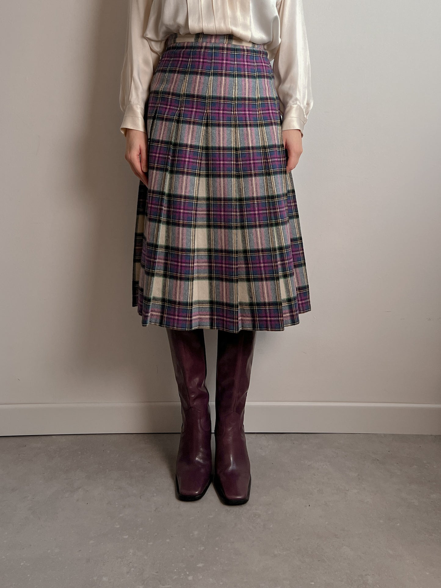 Pure wool pleated pink tartan skirt