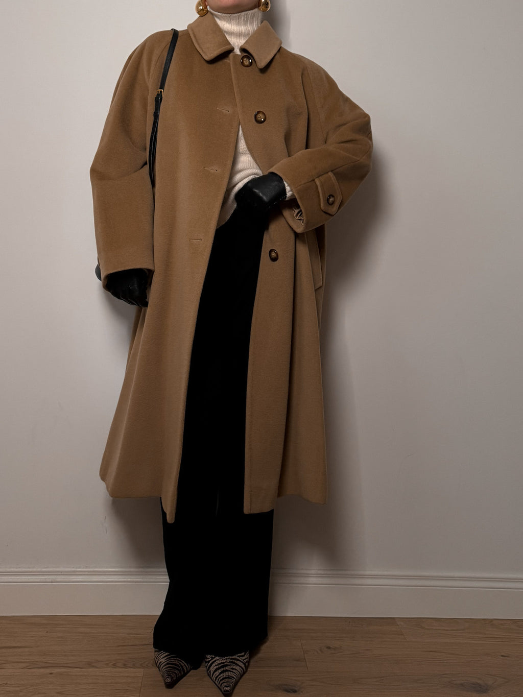 Piacenza pure virgin wool camel coat