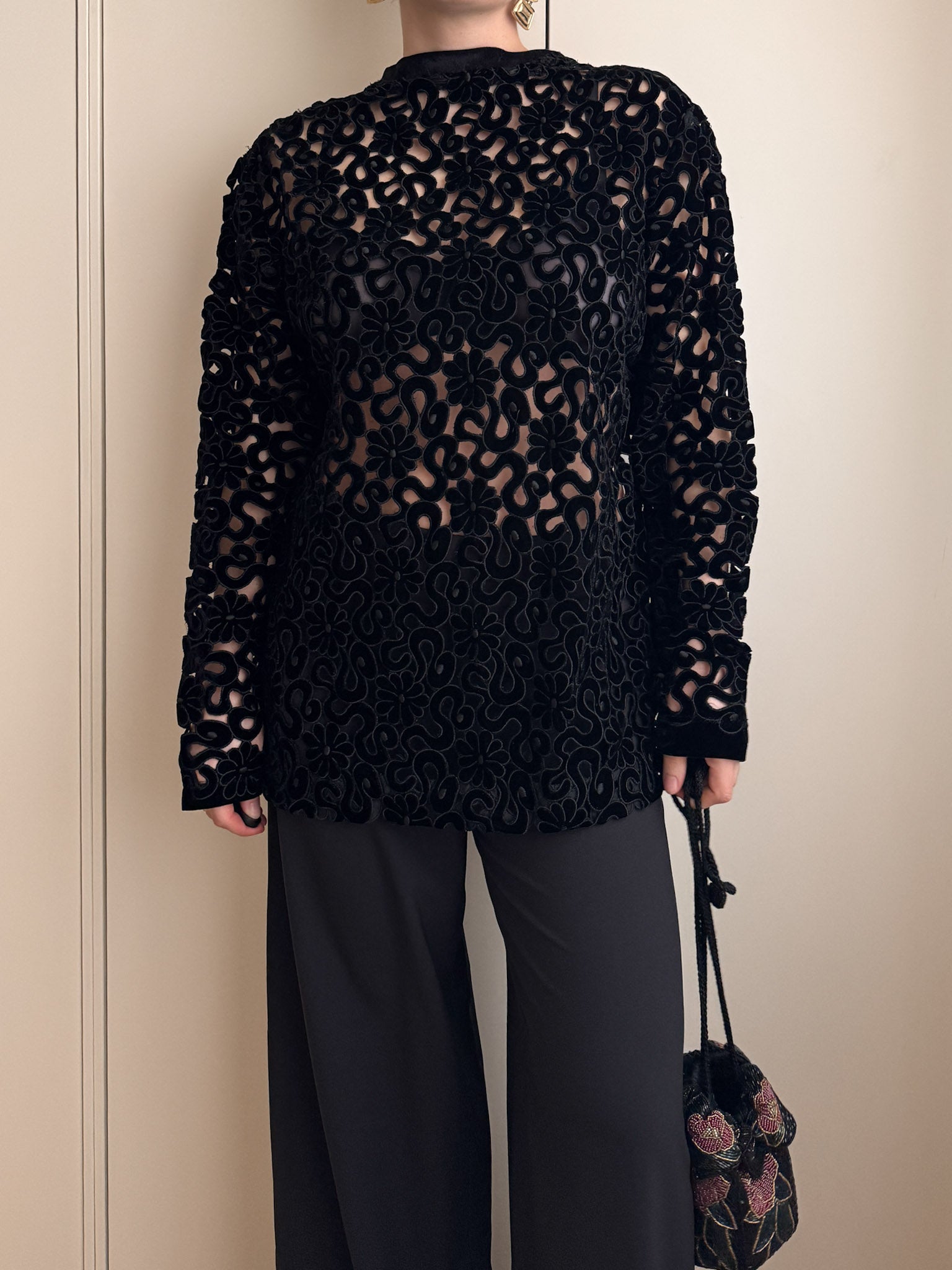 Velvet romantic black blouse