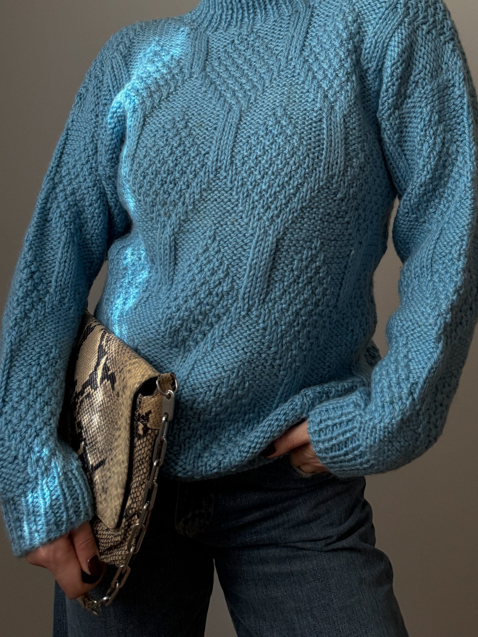 Pure wool embroidered sky pull