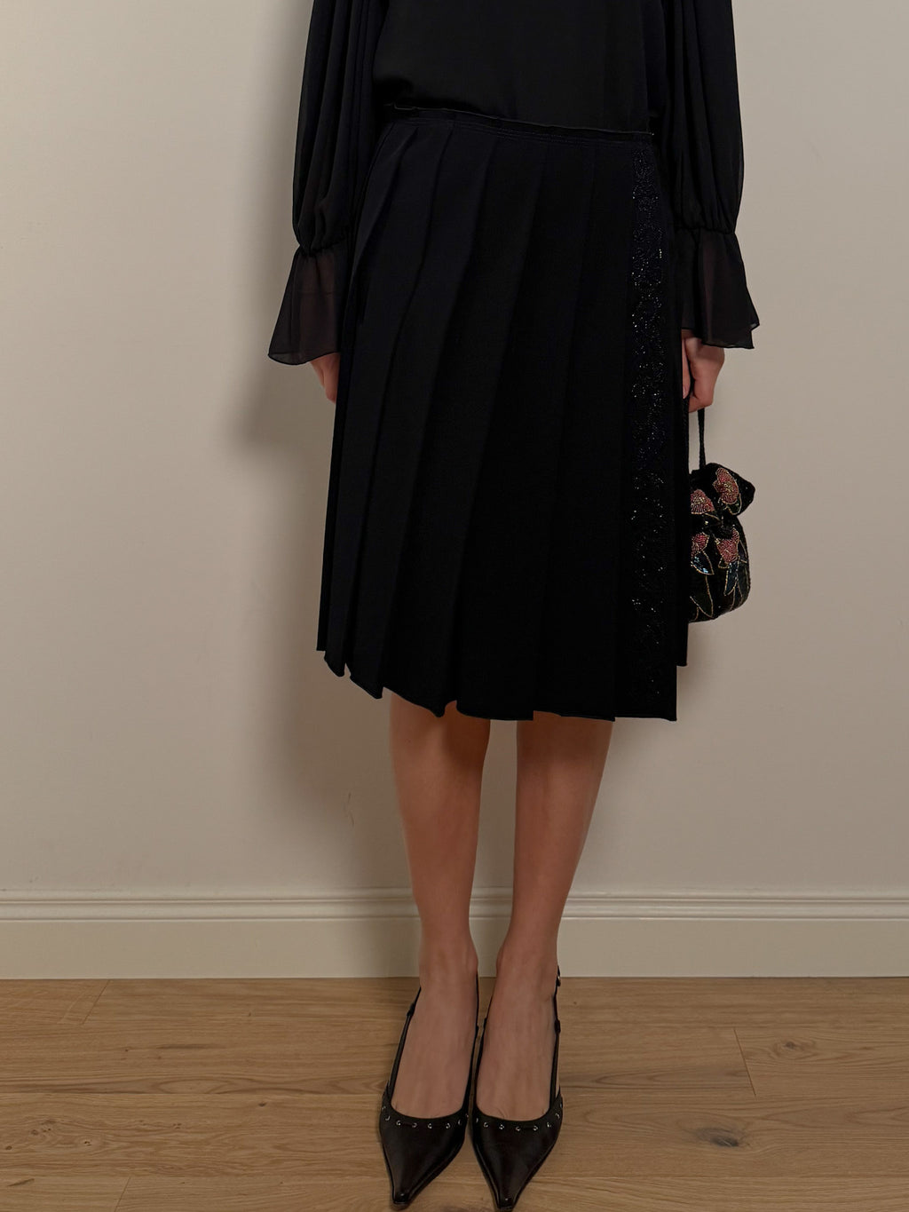 Pleated black skirt